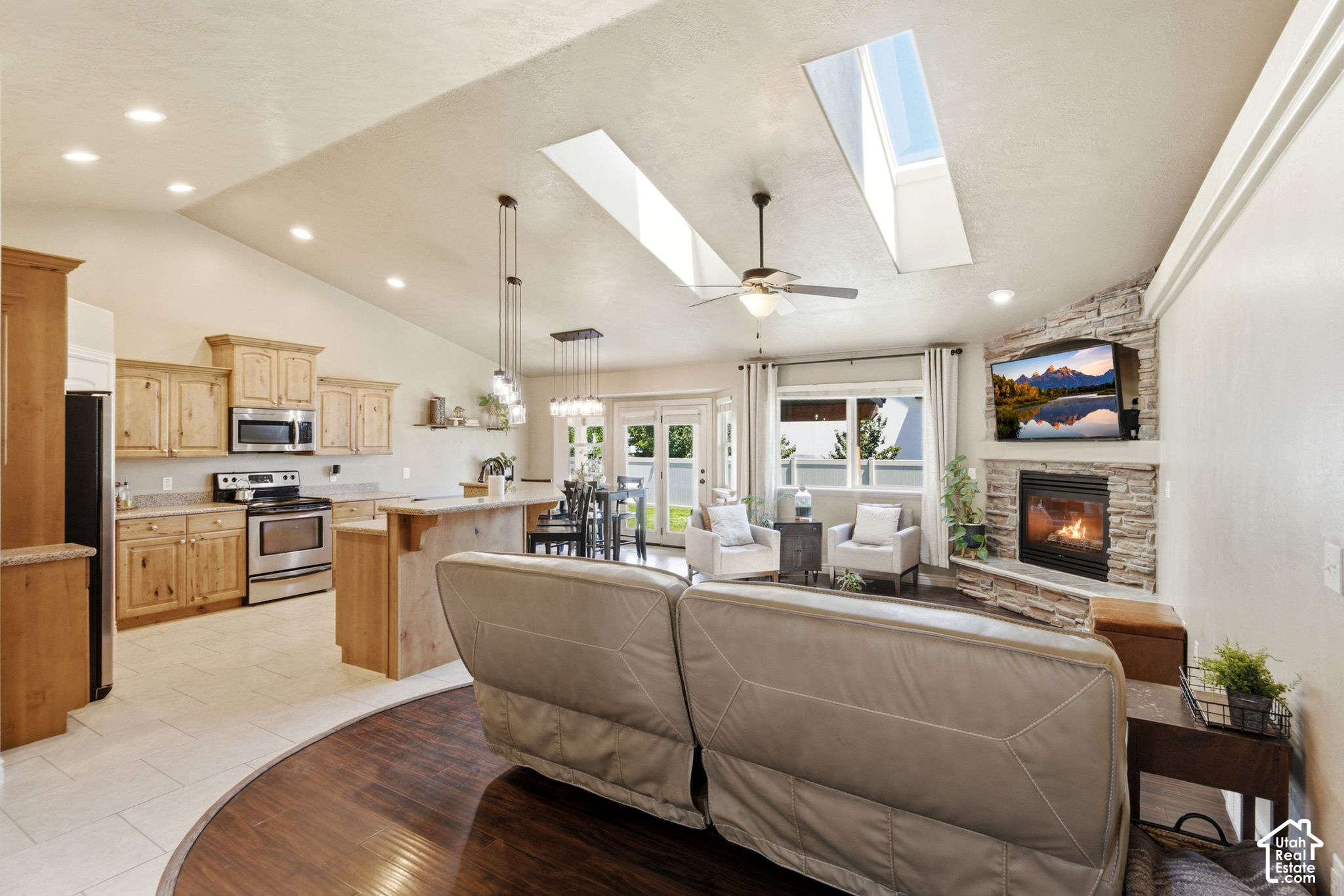 main property photo 6