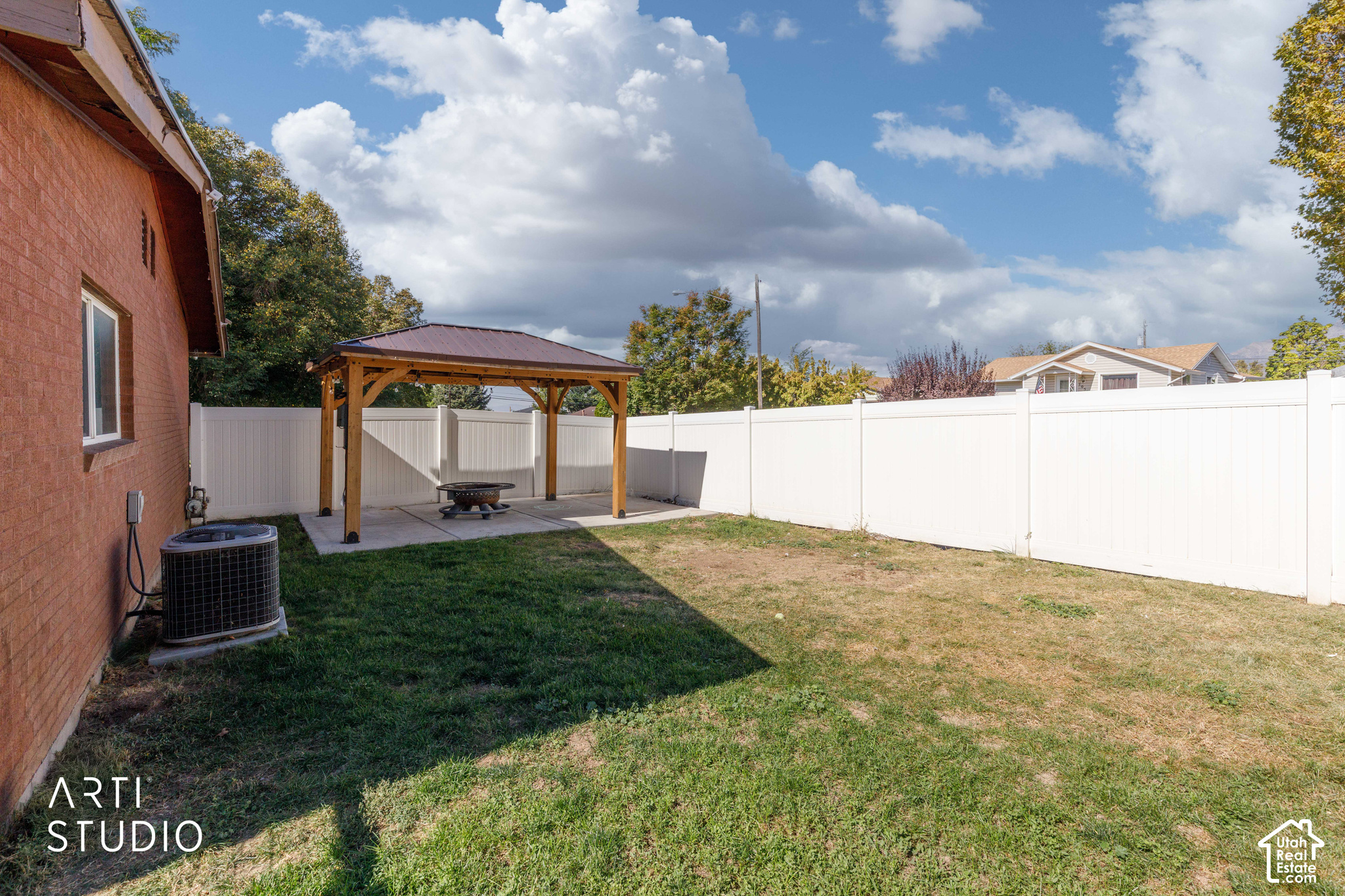 main property photo 19