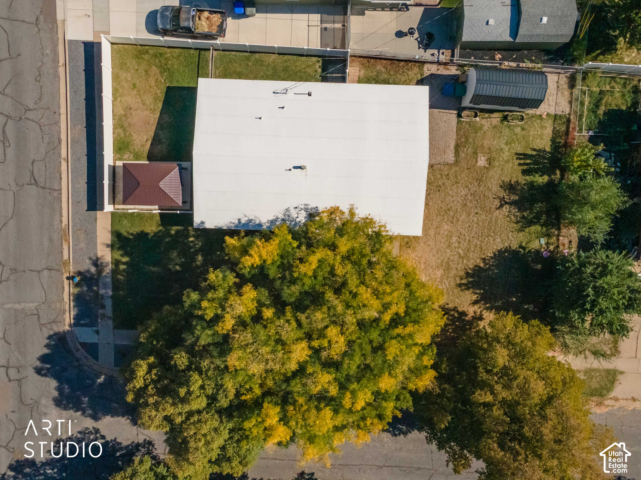 main property photo 28