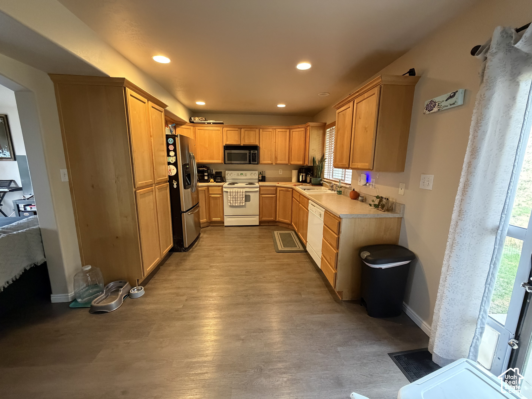 main property photo 8