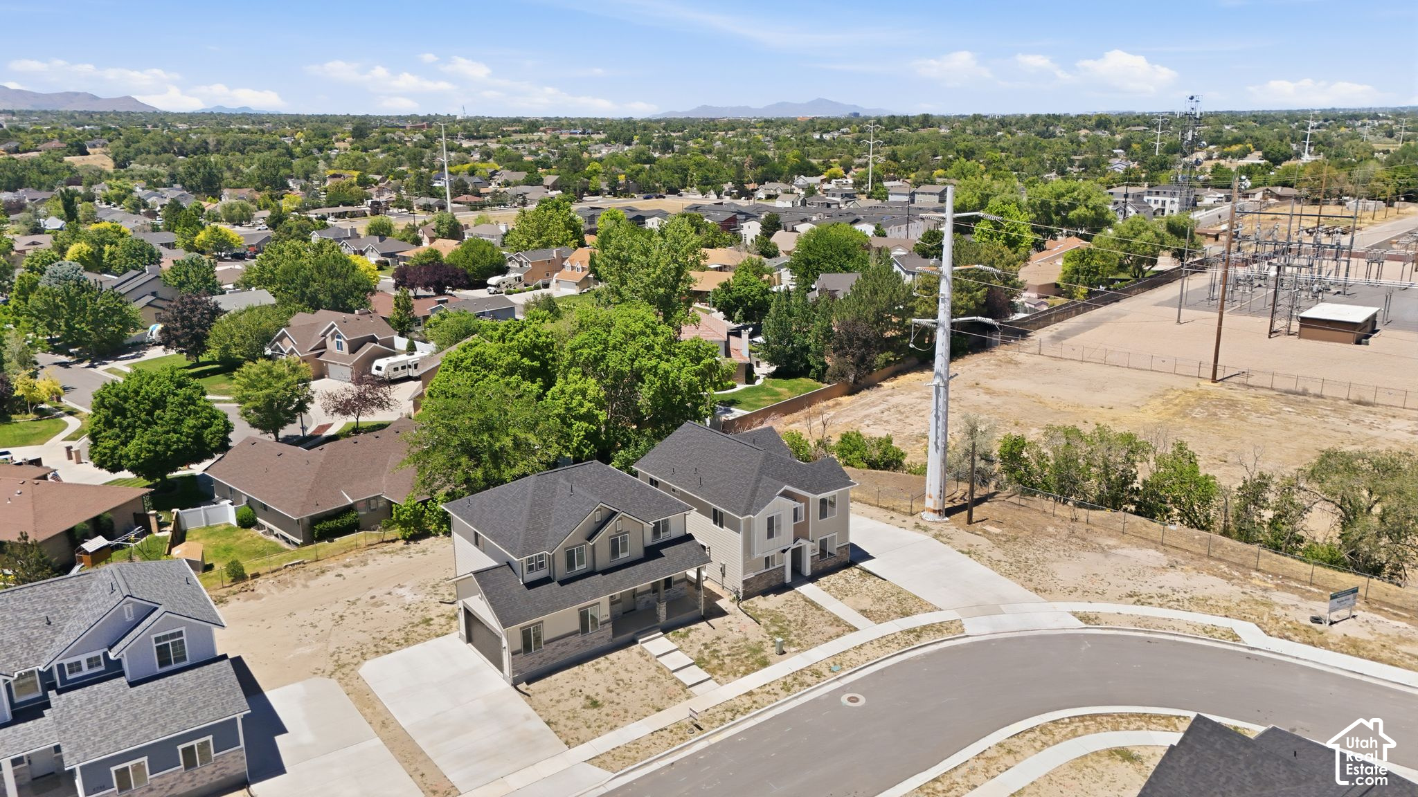 main property photo 34