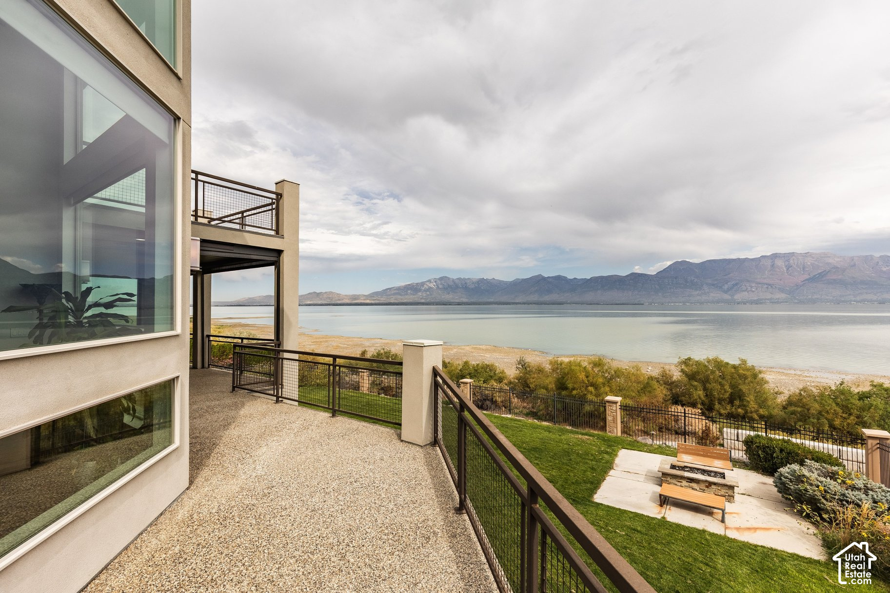 main property photo 19