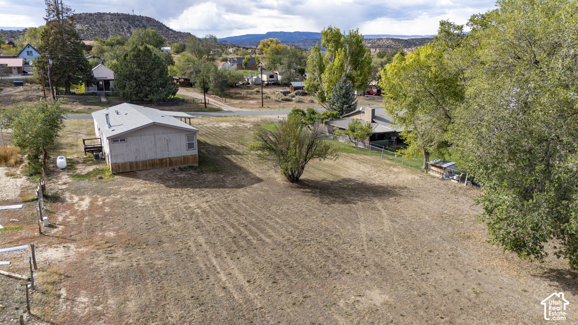main property photo 9