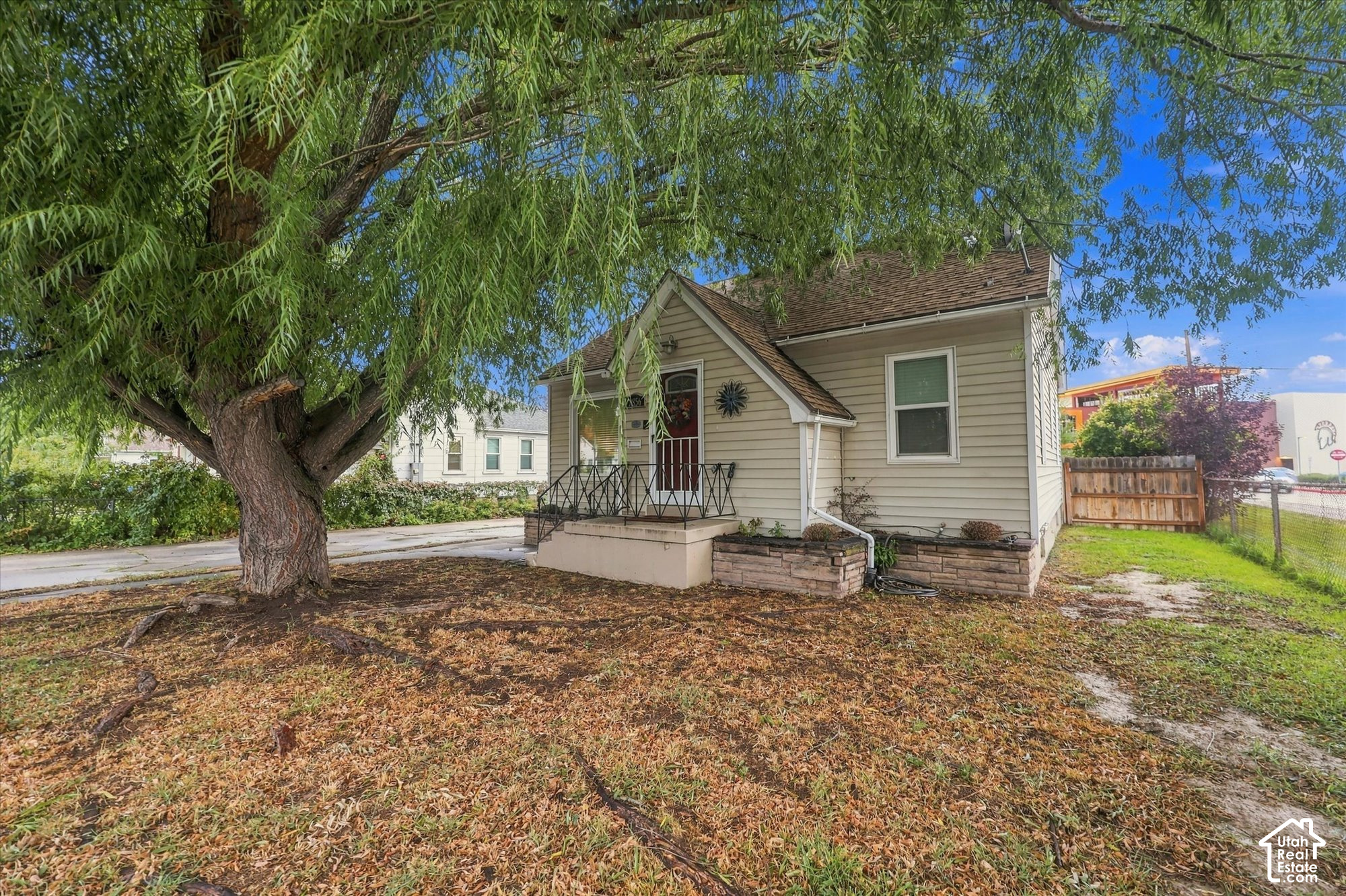 main property photo 40