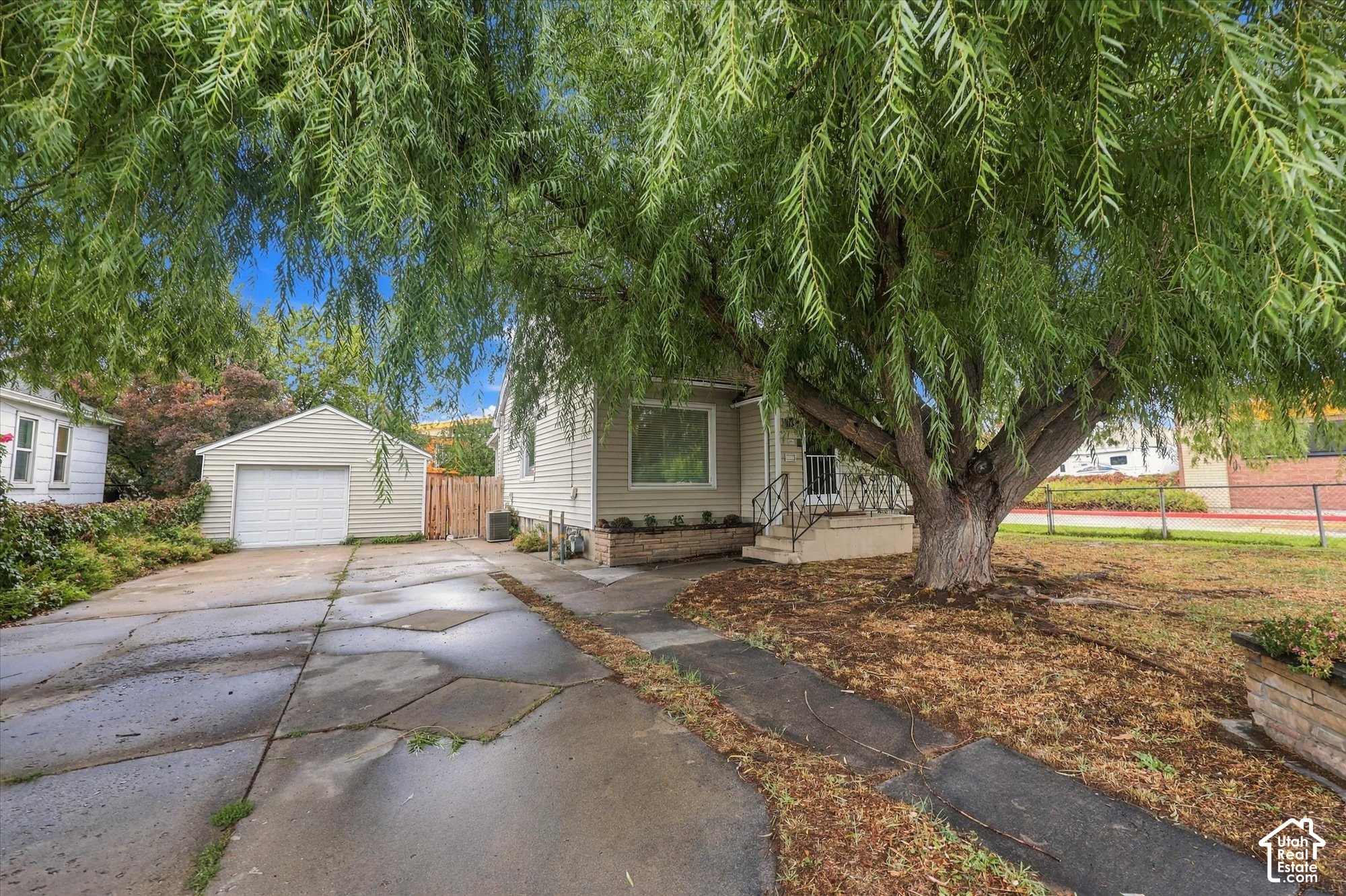 main property photo 41