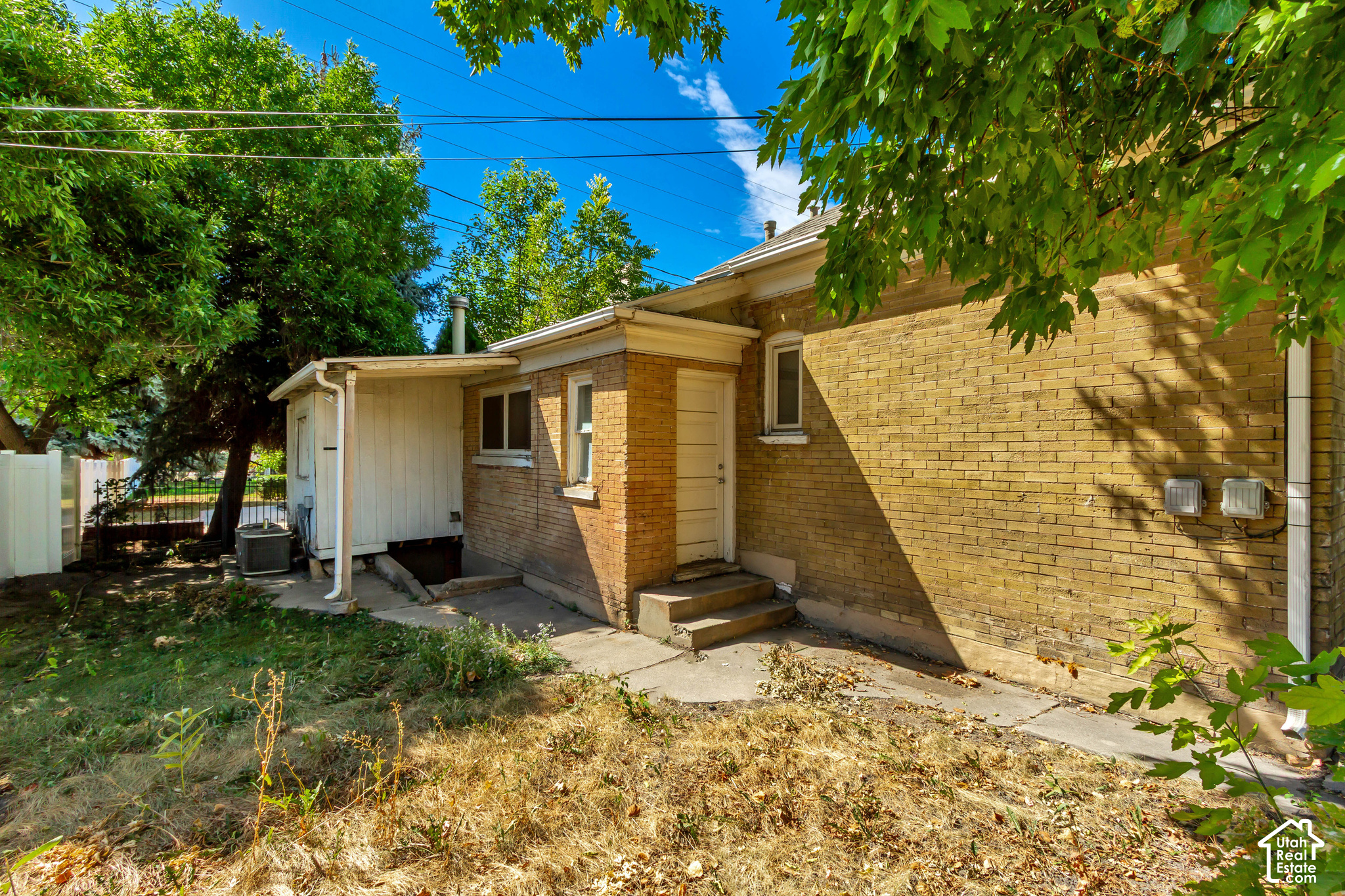 main property photo 28