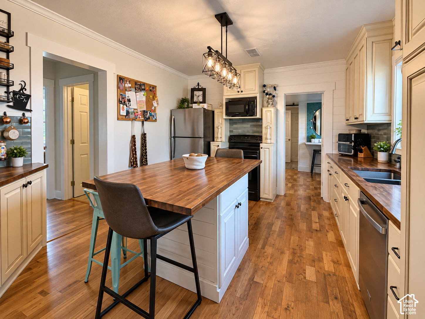 main property photo 5