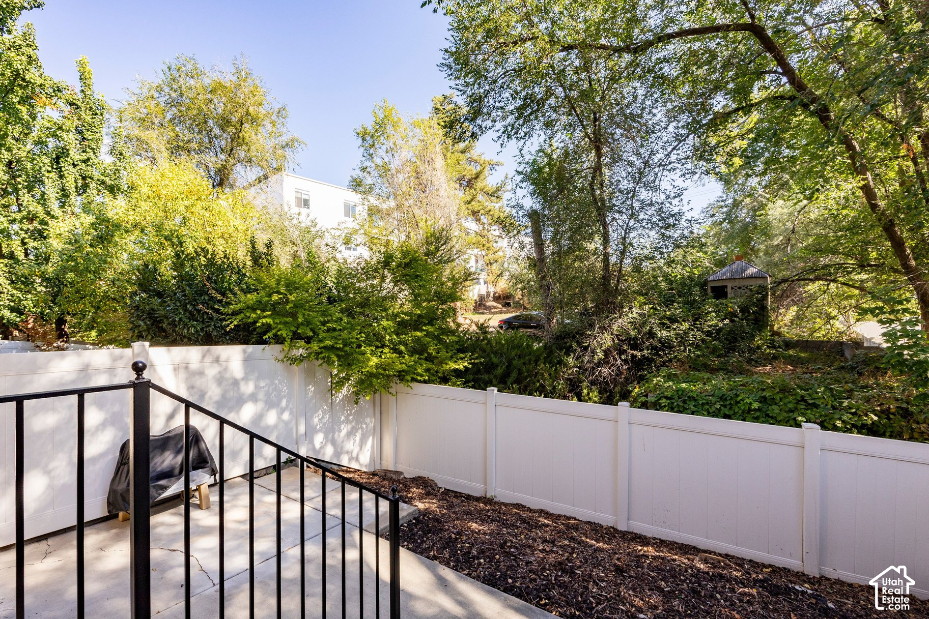 main property photo 19