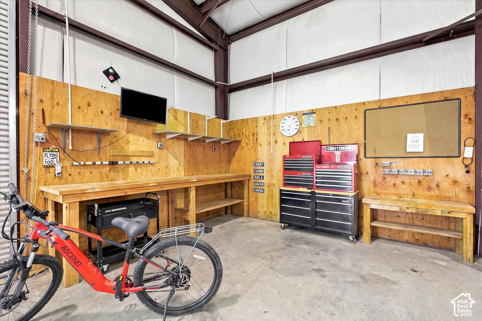 main property photo 32