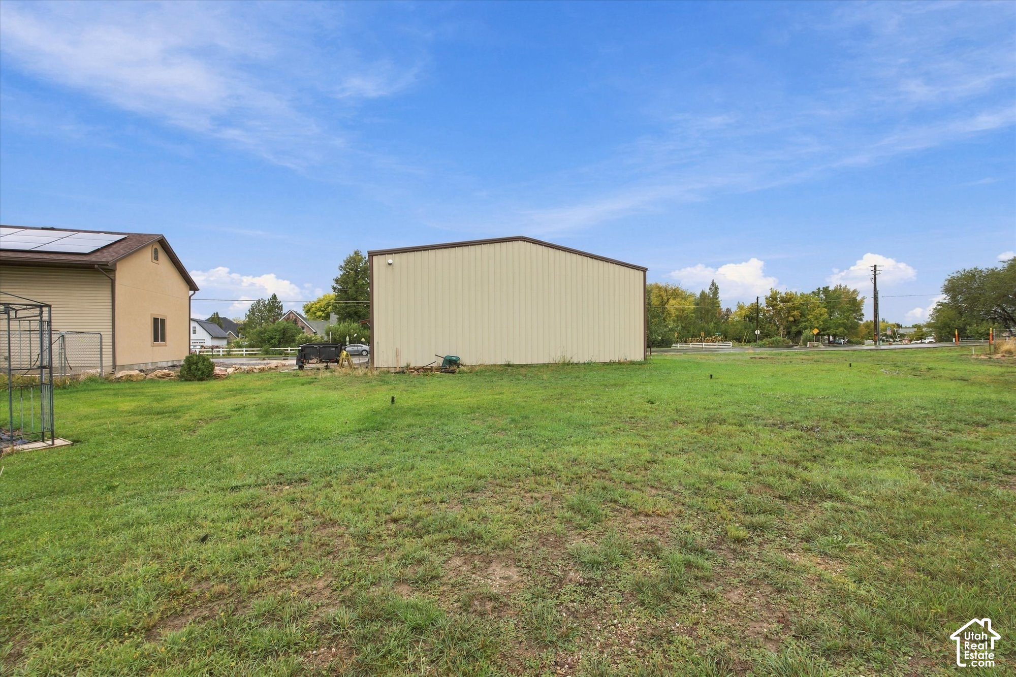 main property photo 40