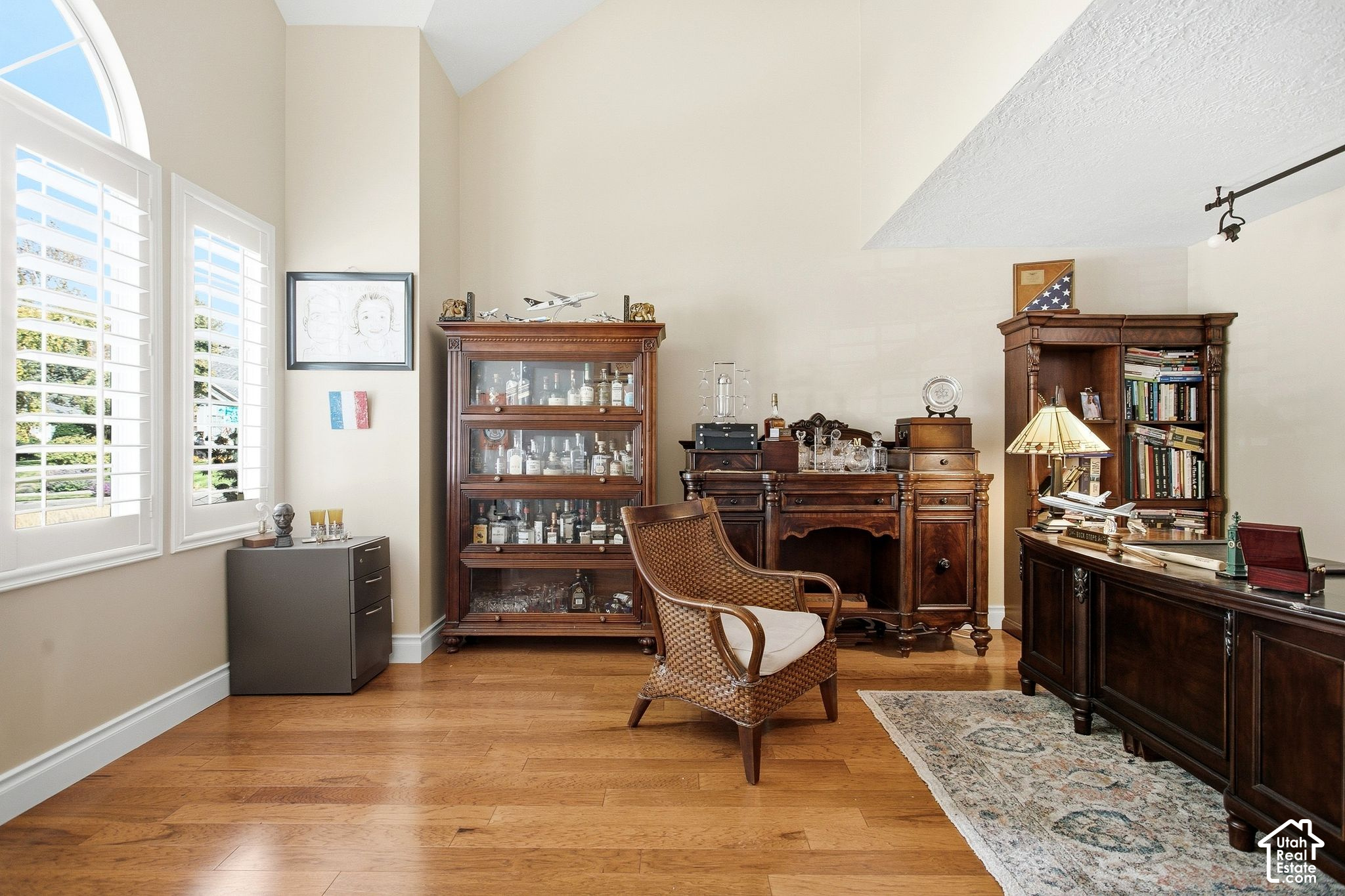 main property photo 10