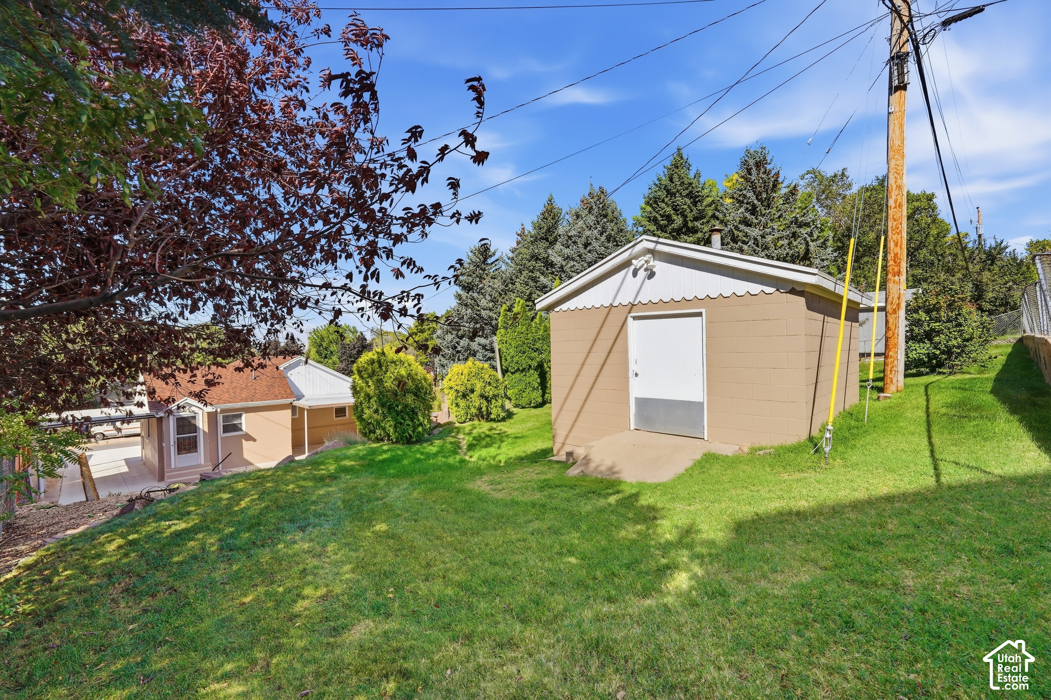 main property photo 32