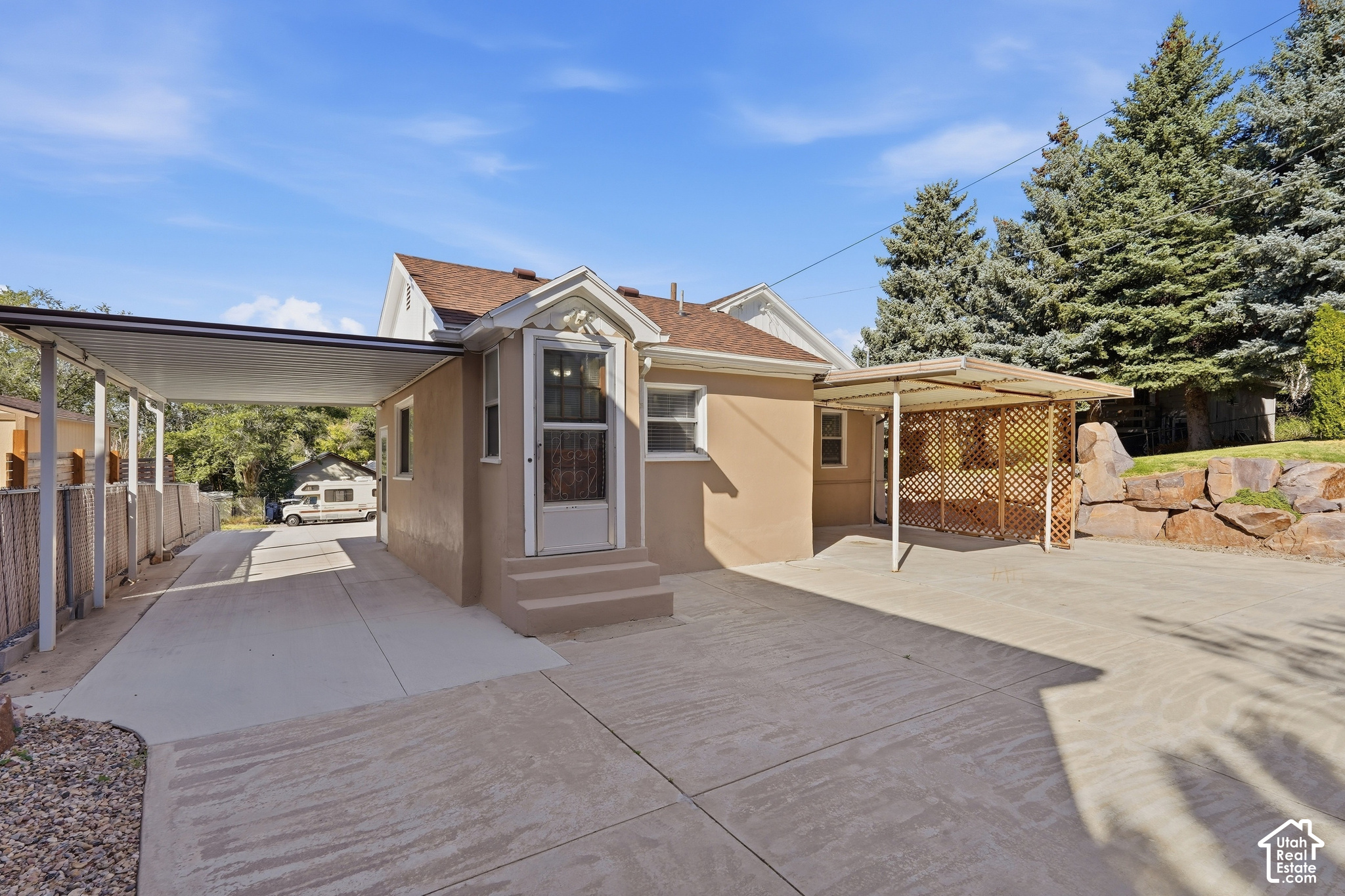 main property photo 37