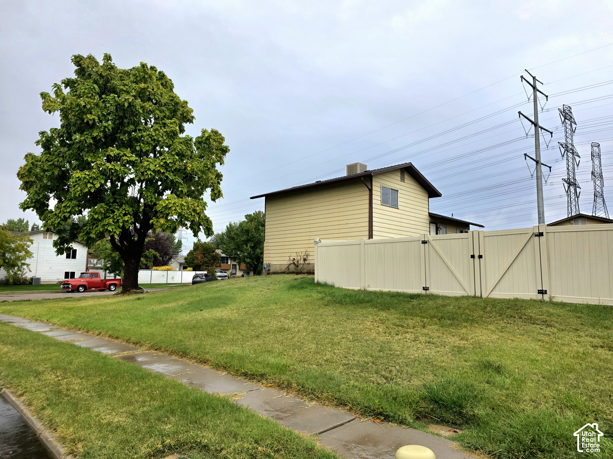 main property photo 36