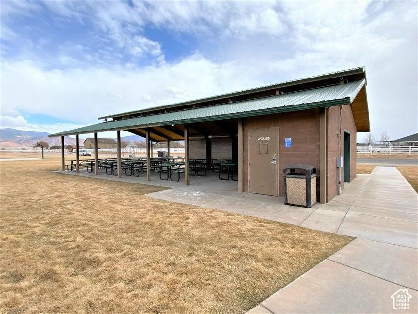main property photo 33