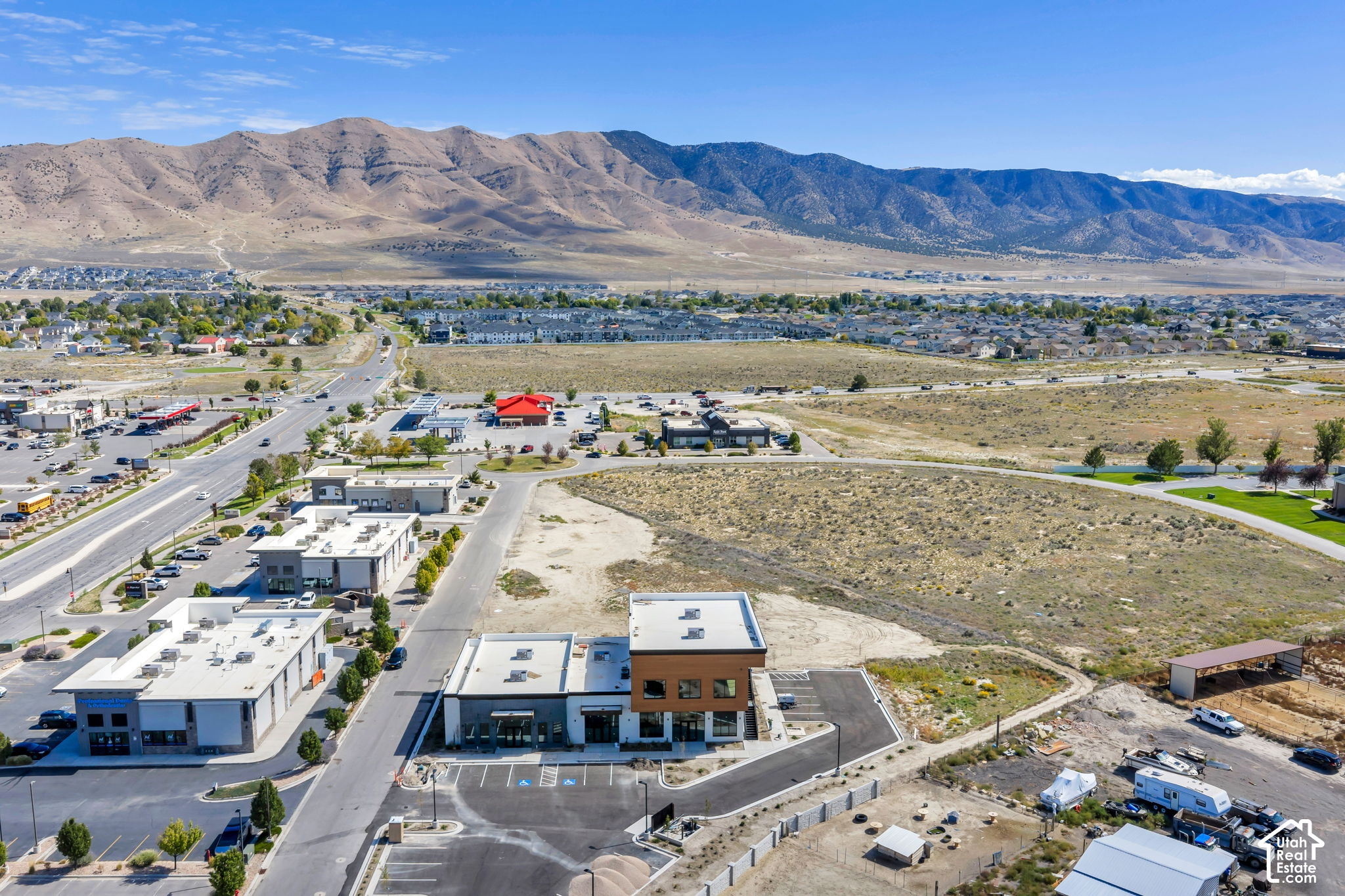 main property photo 16