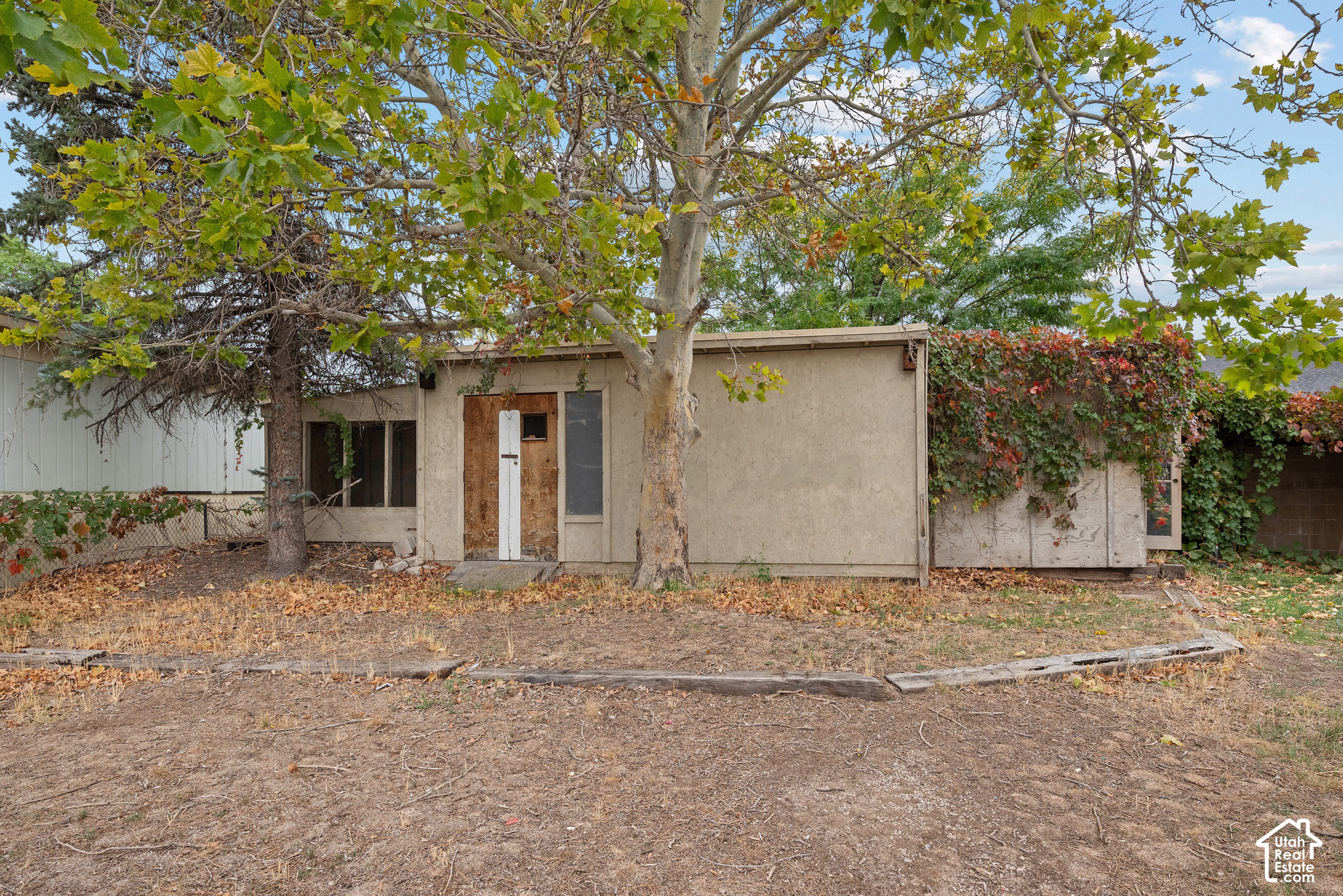 main property photo 20