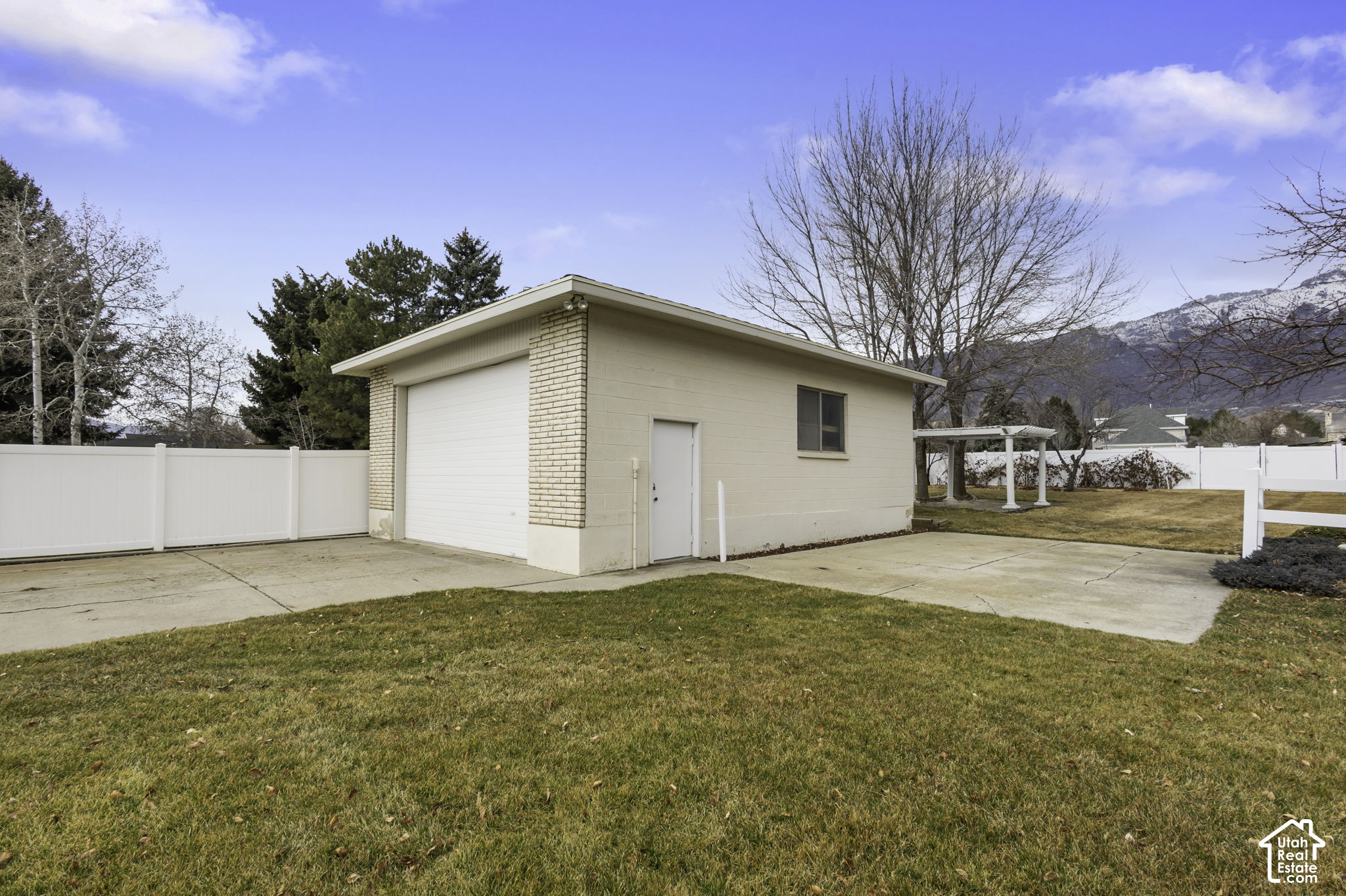 main property photo 33