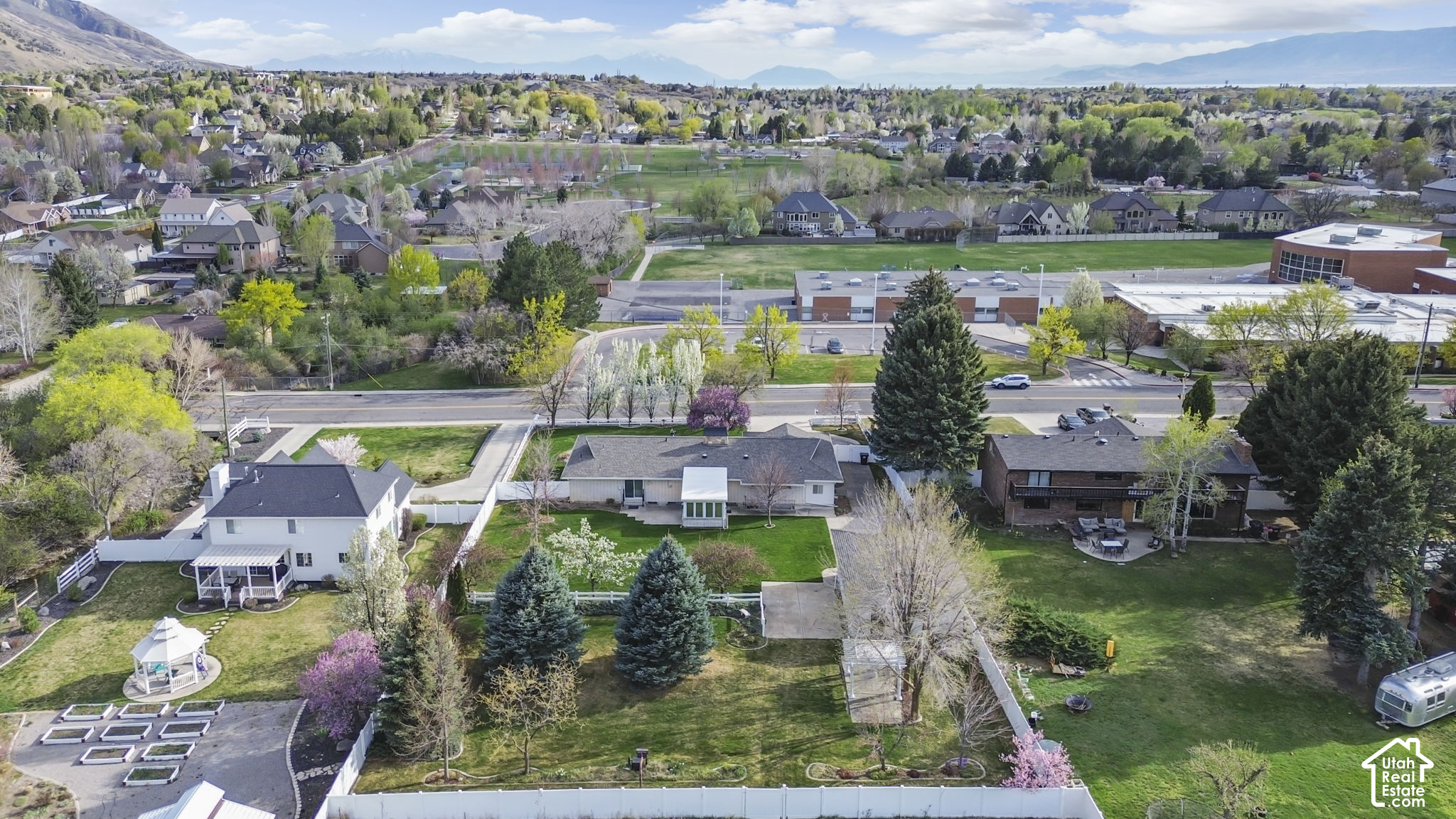 main property photo 36
