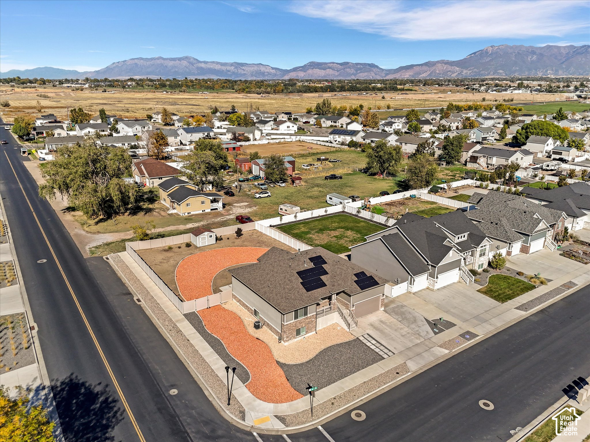 main property photo 32