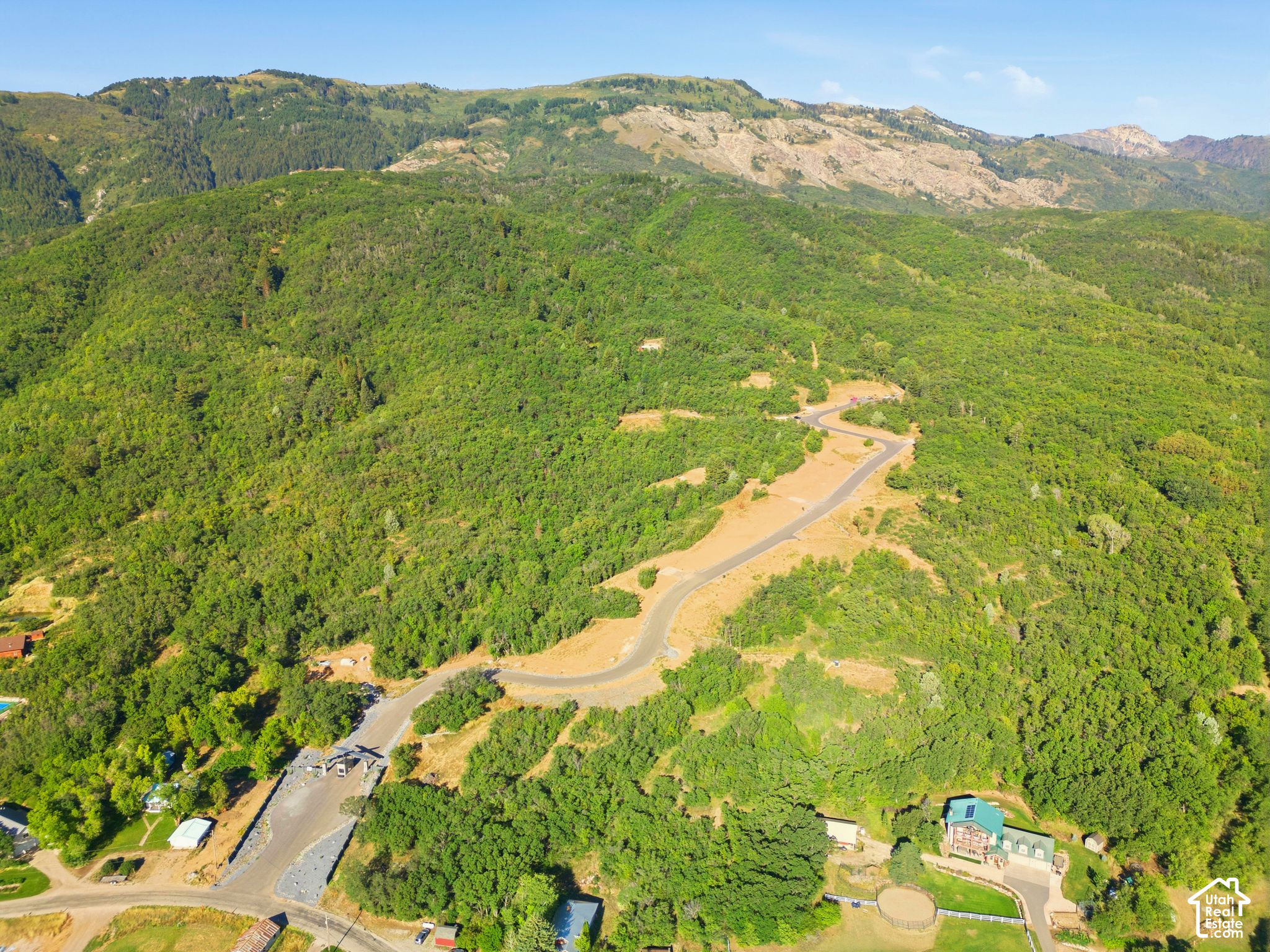 main property photo 10