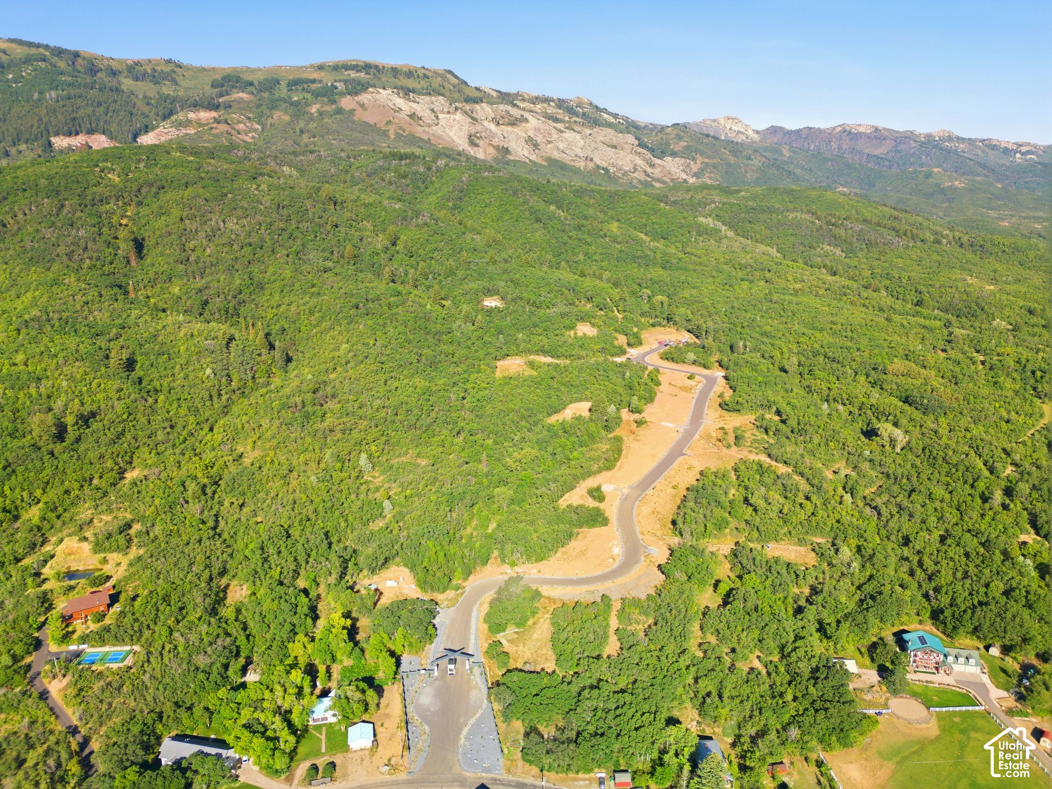 main property photo 4