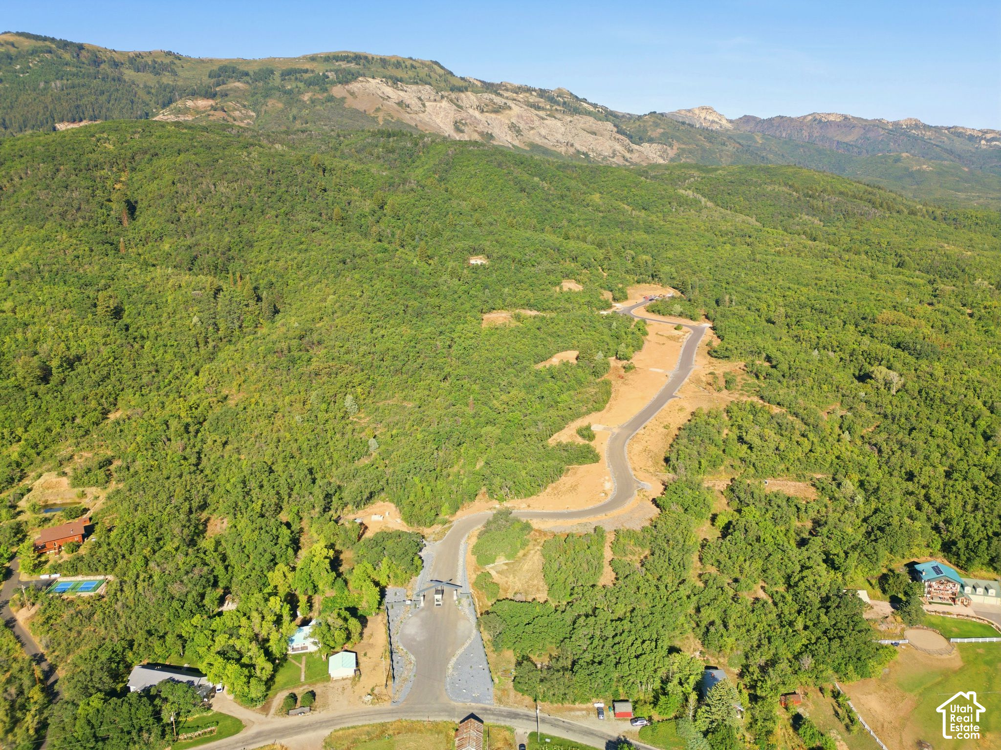 main property photo 8