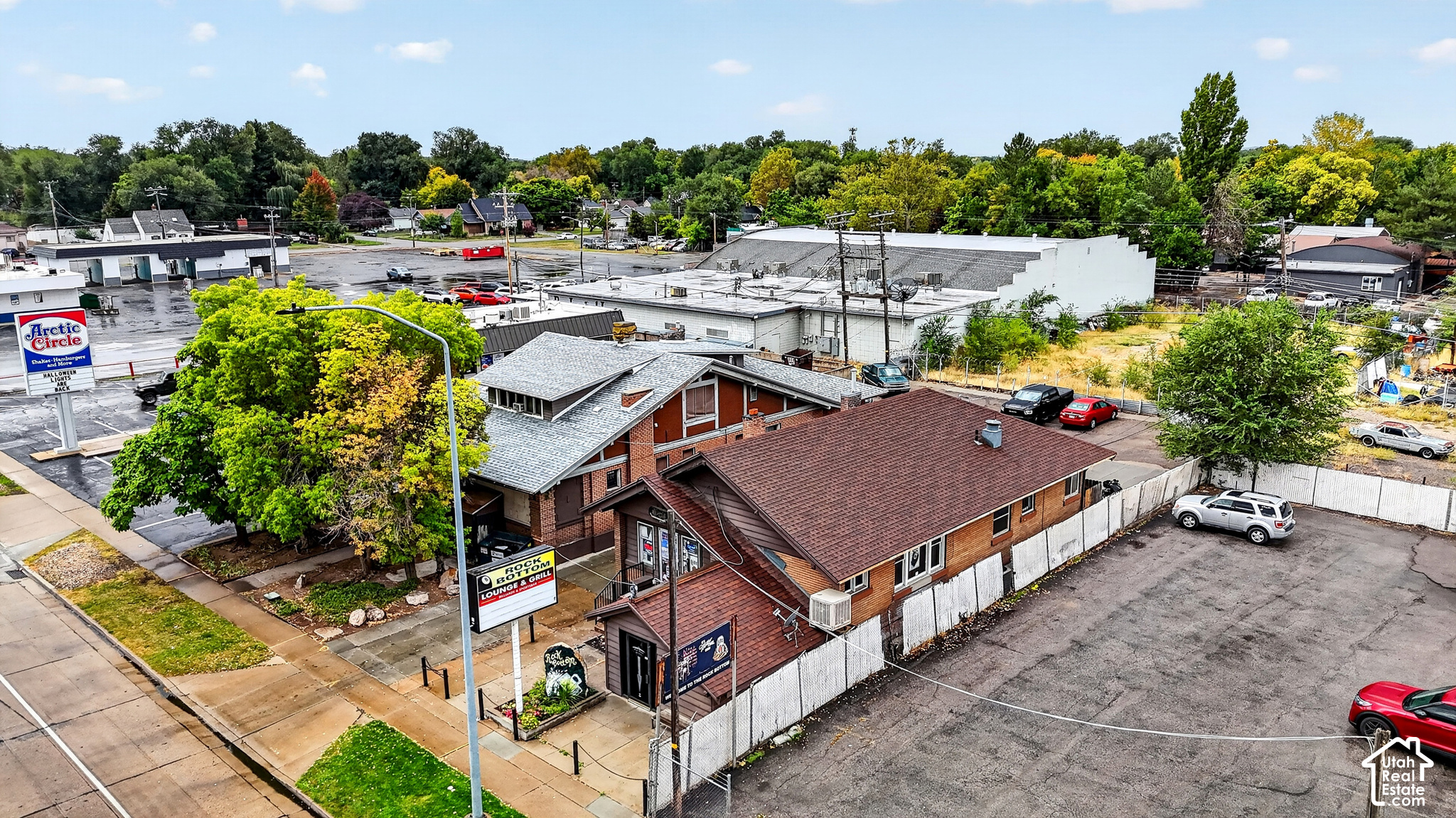 main property photo 34