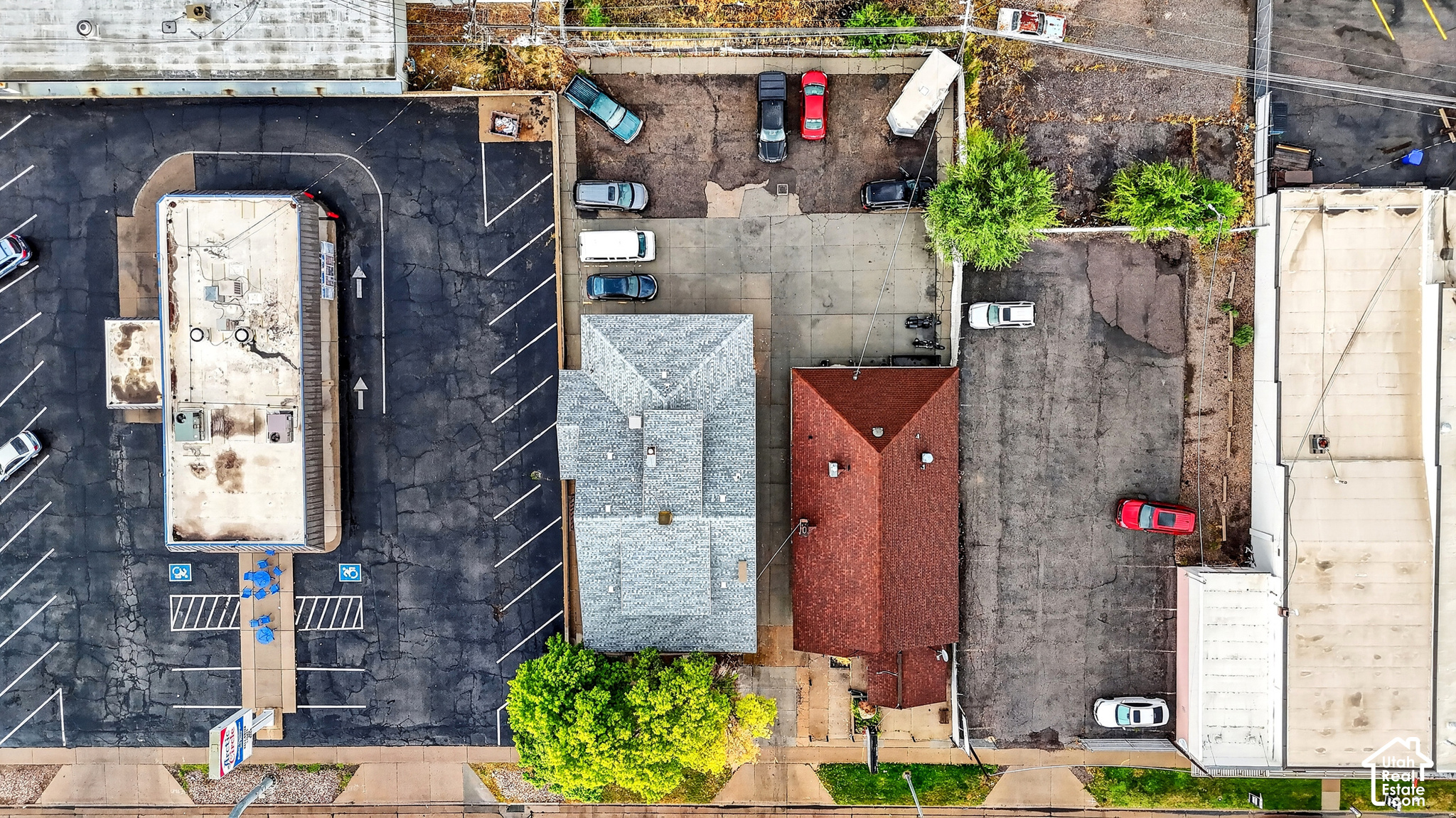 main property photo 41