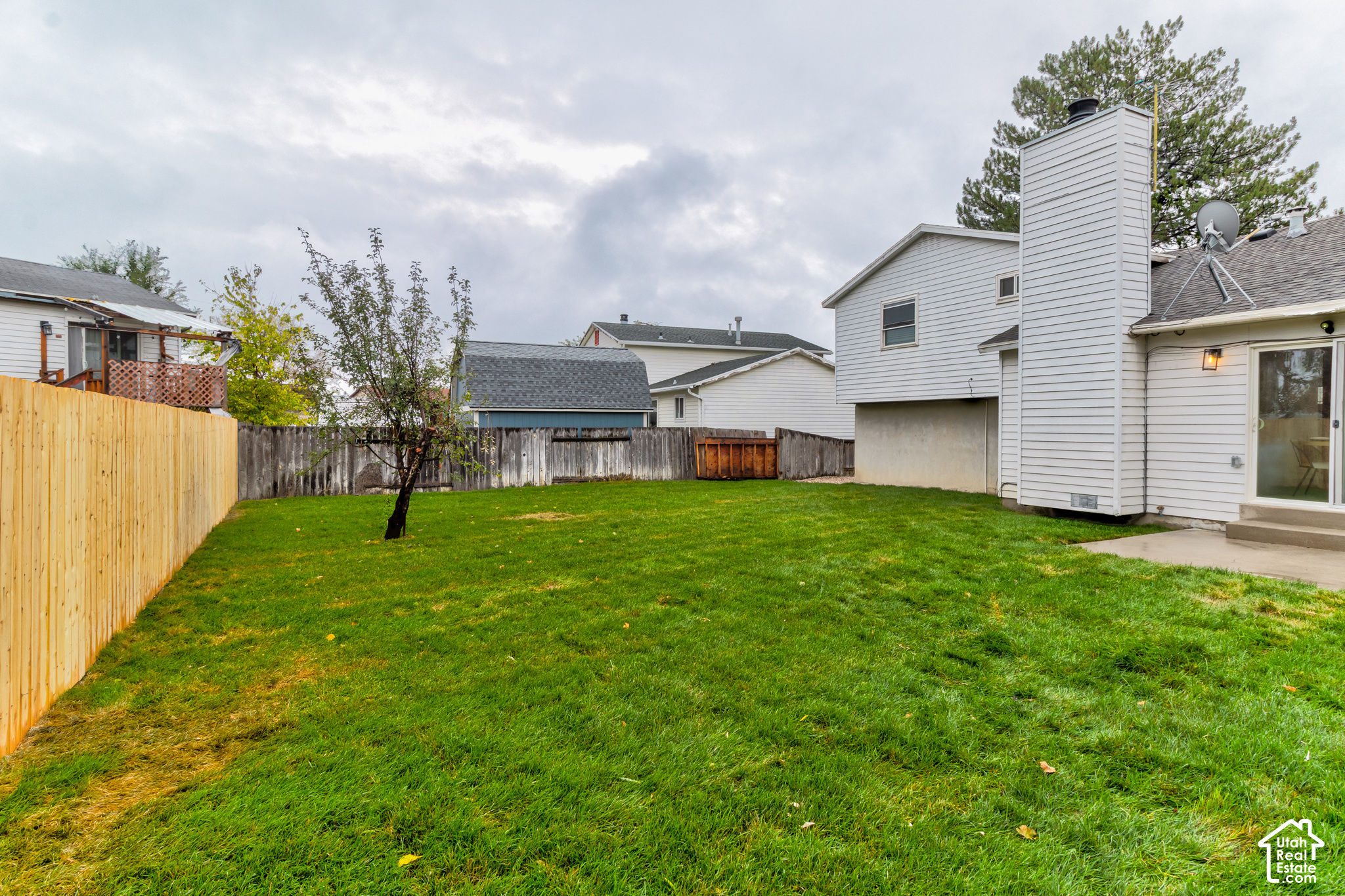 main property photo 17