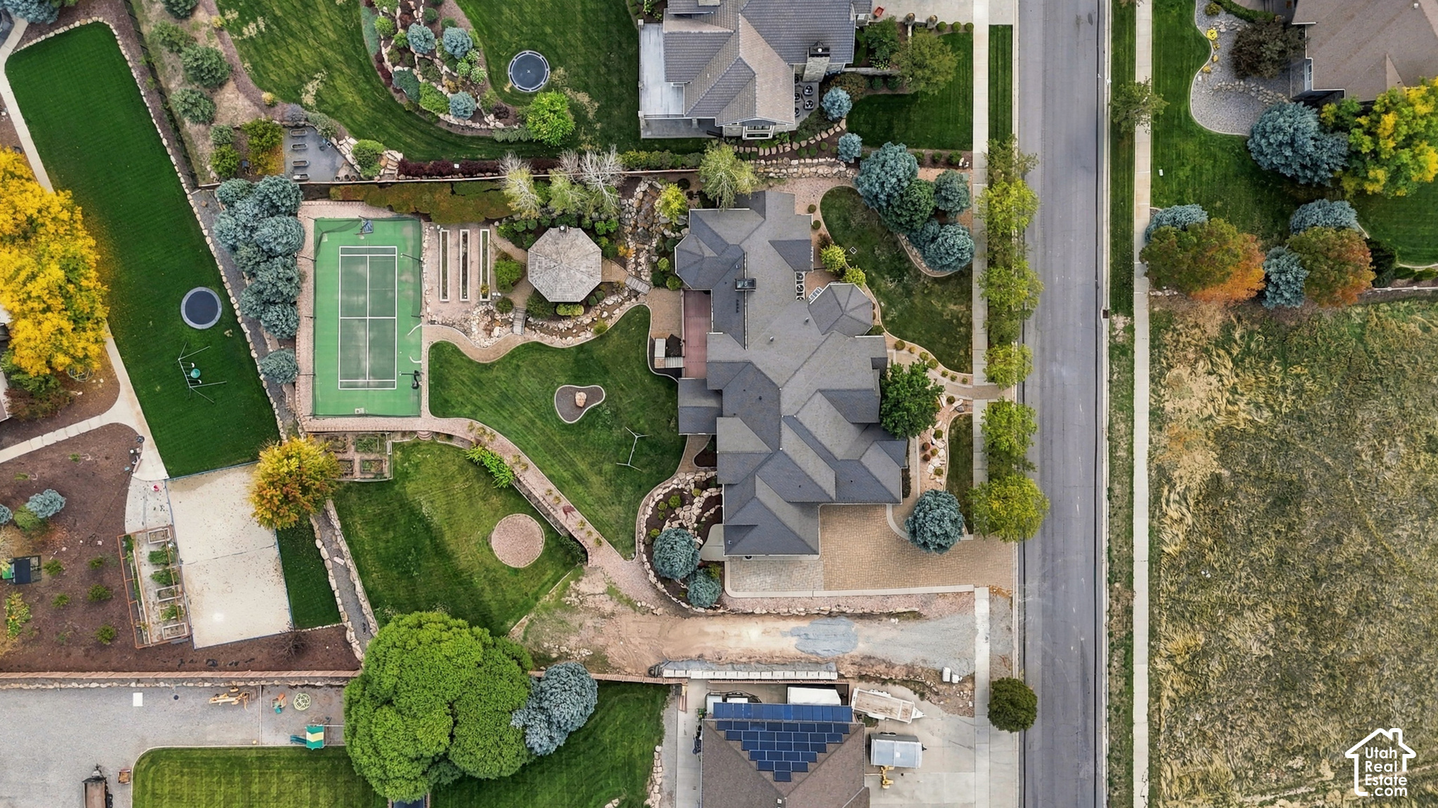 main property photo 40