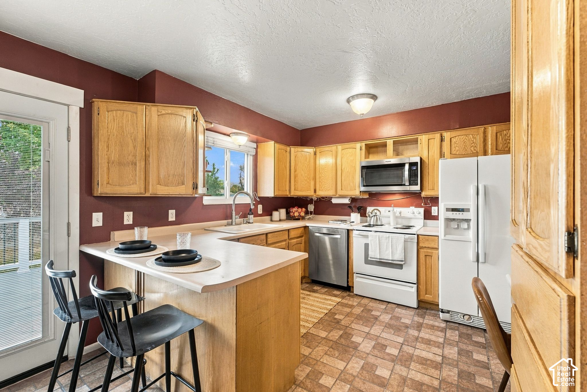 main property photo 12