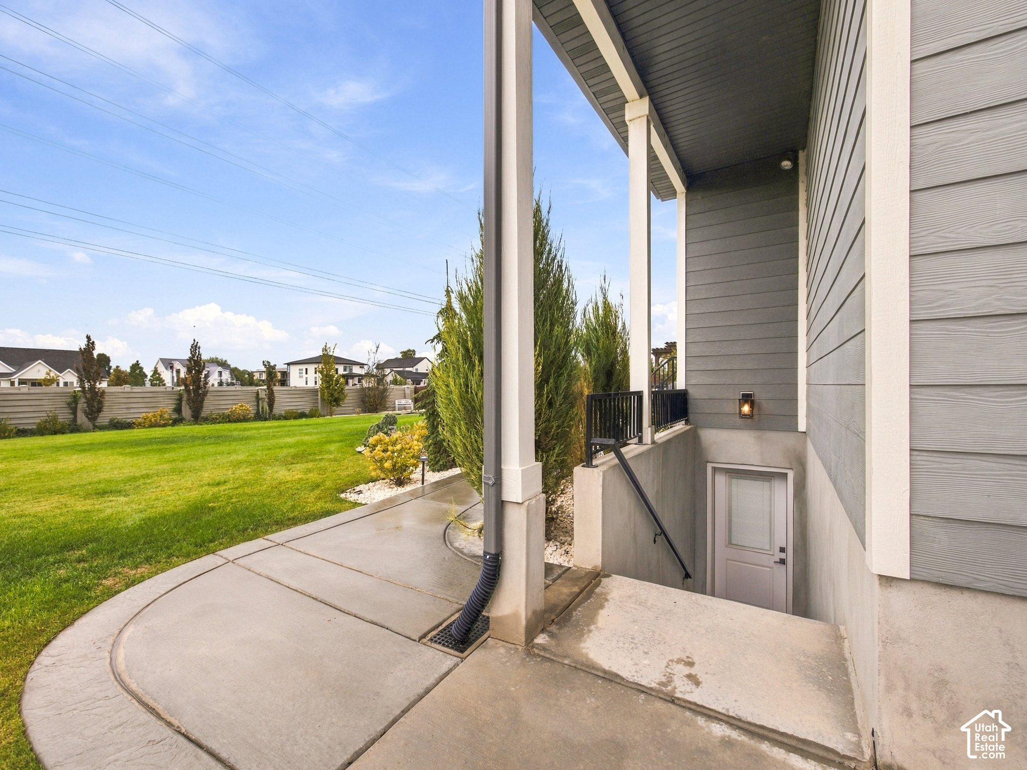 main property photo 34