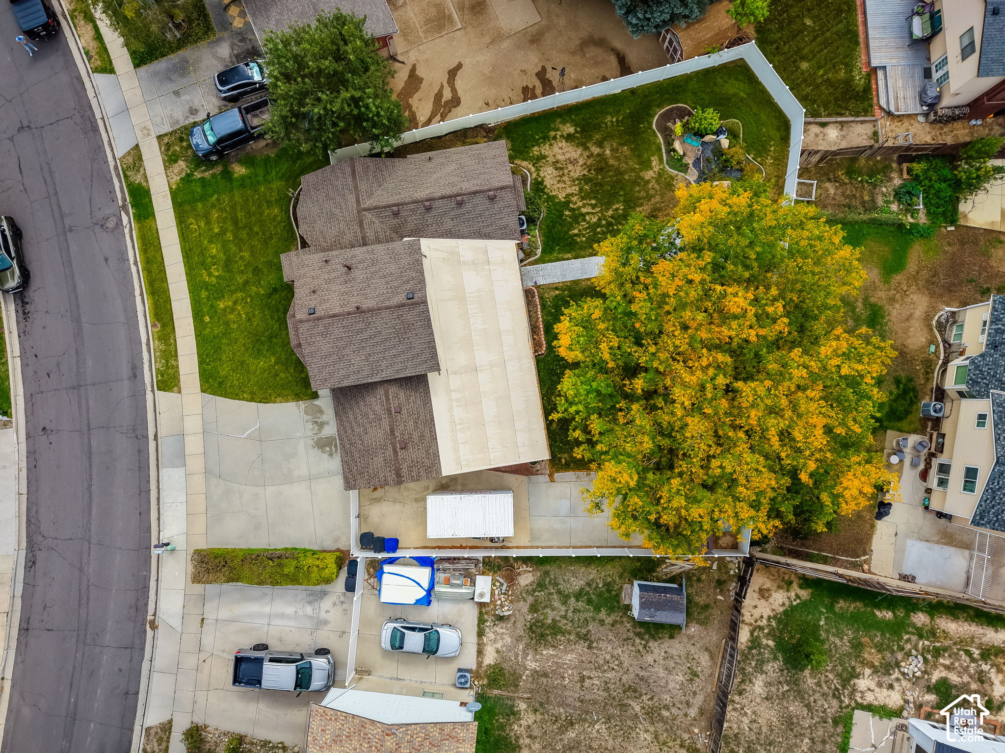 main property photo 32
