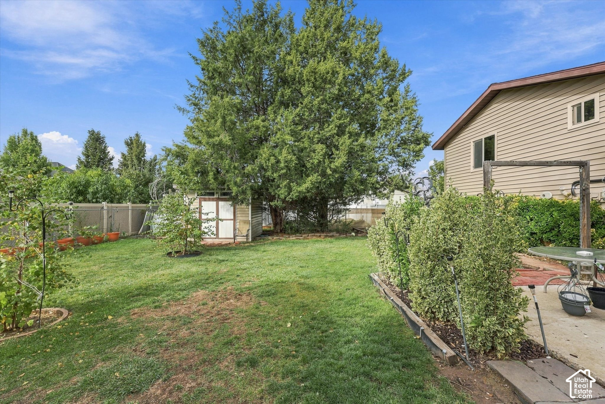 main property photo 16