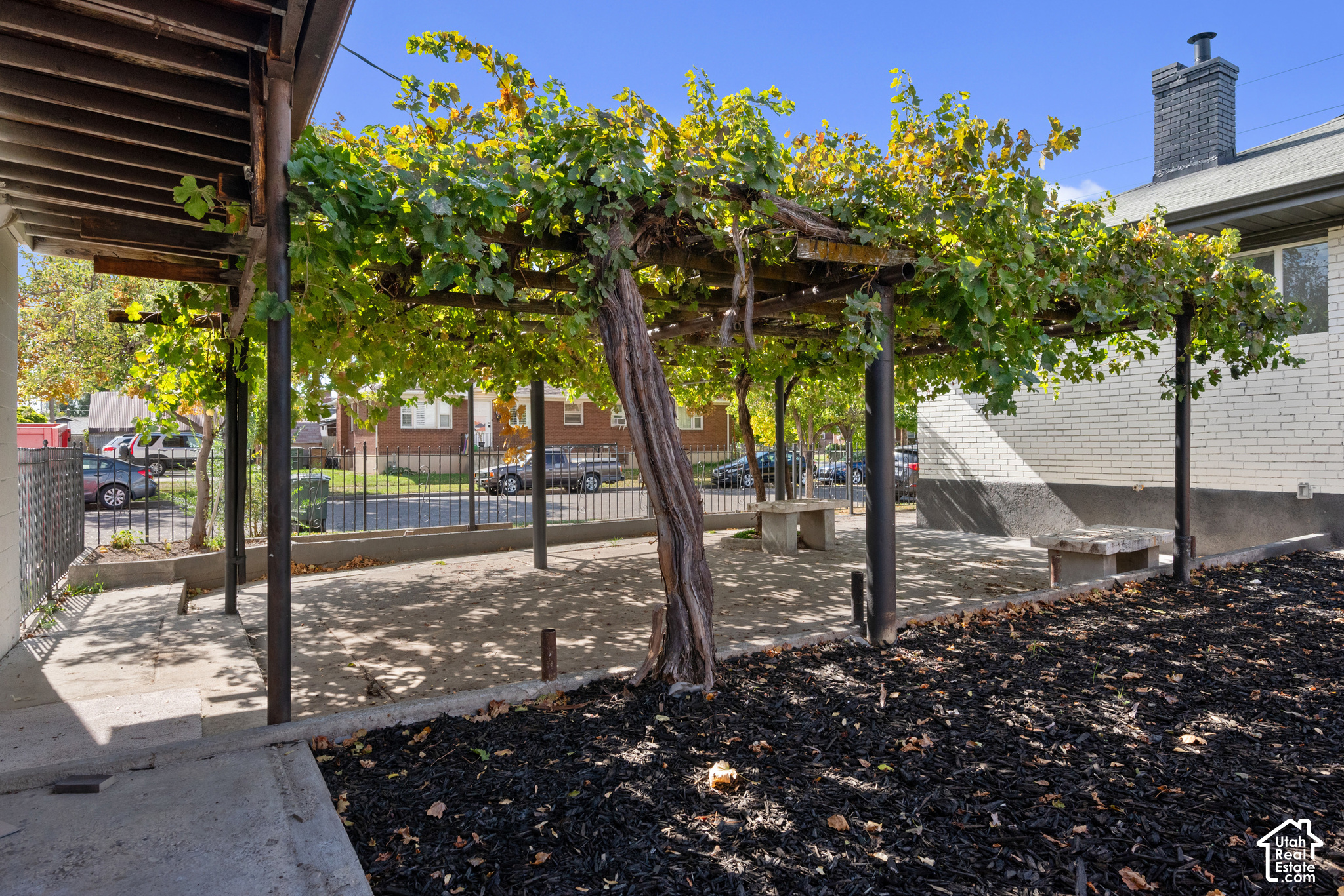 main property photo 25