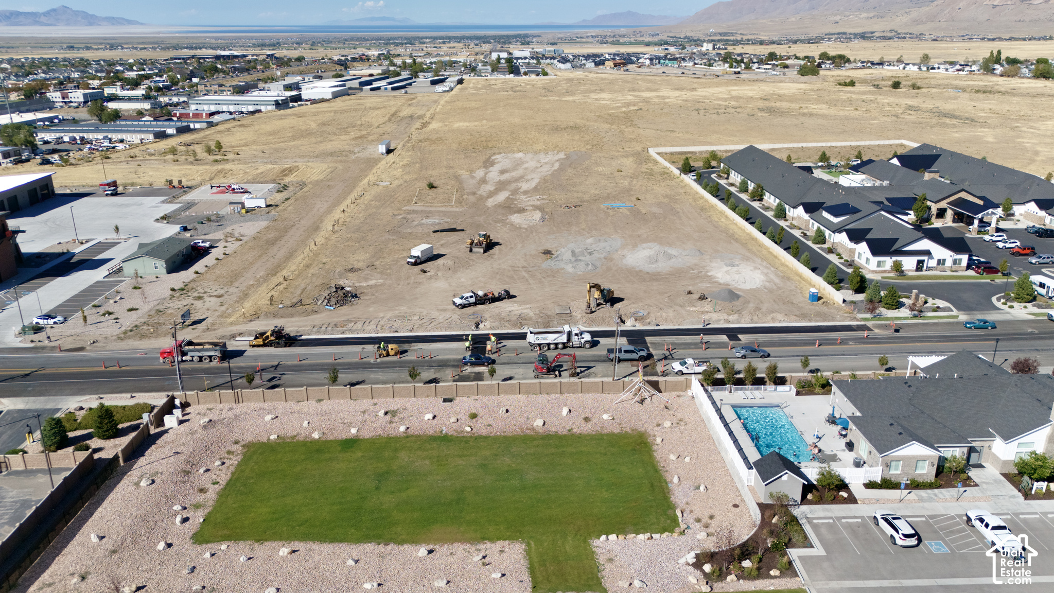 main property photo 14