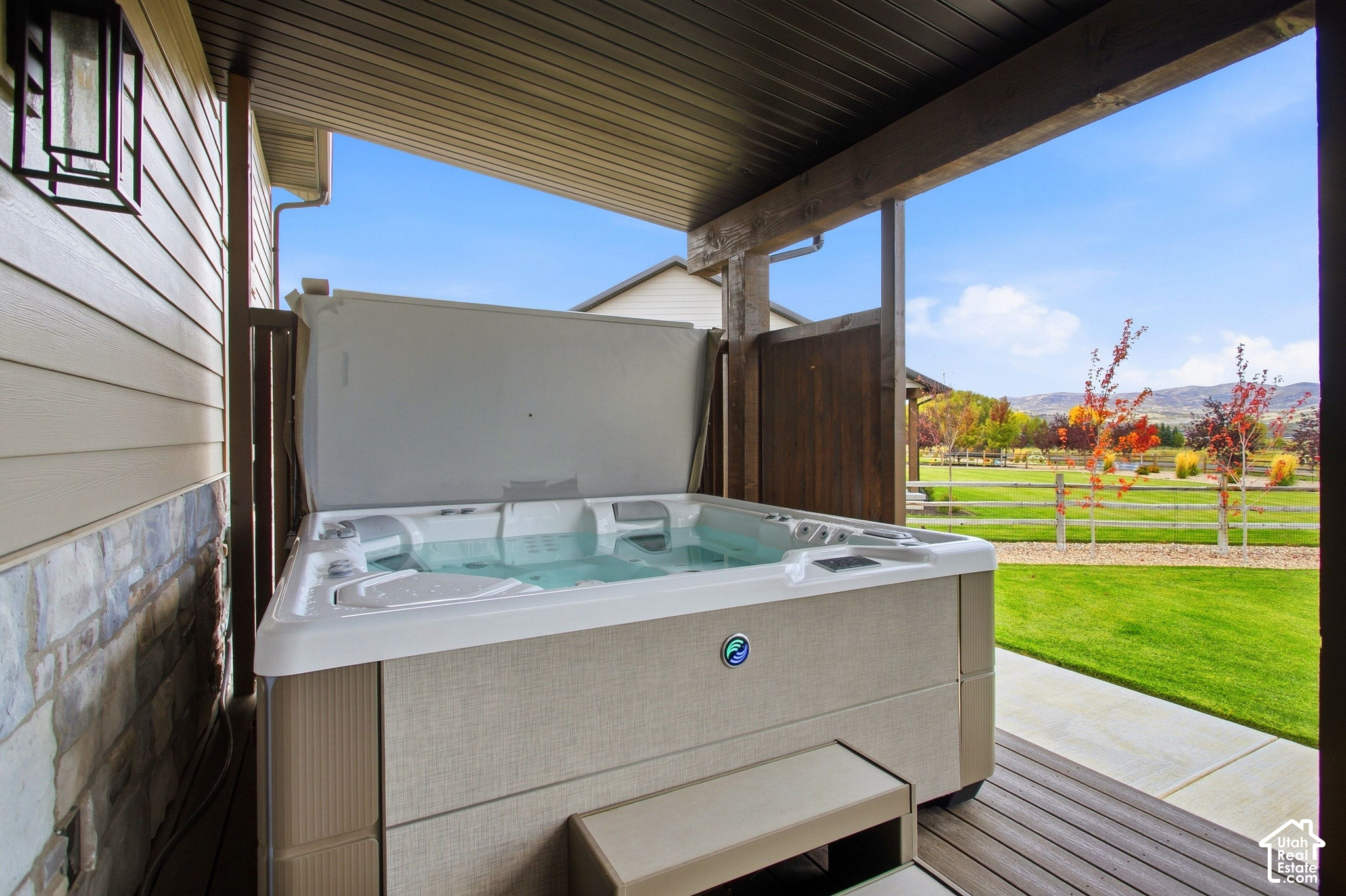main property photo 40