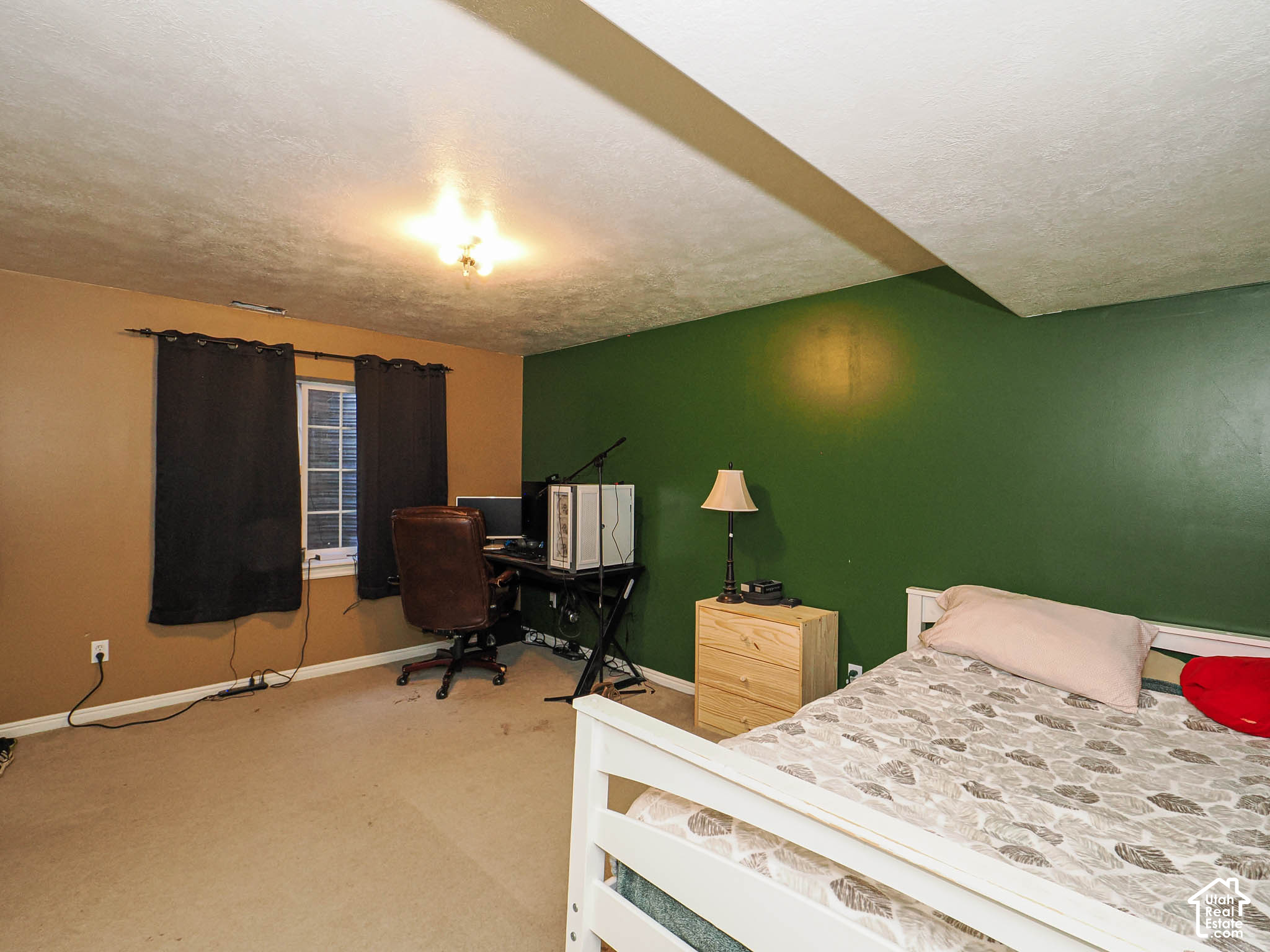 main property photo 30