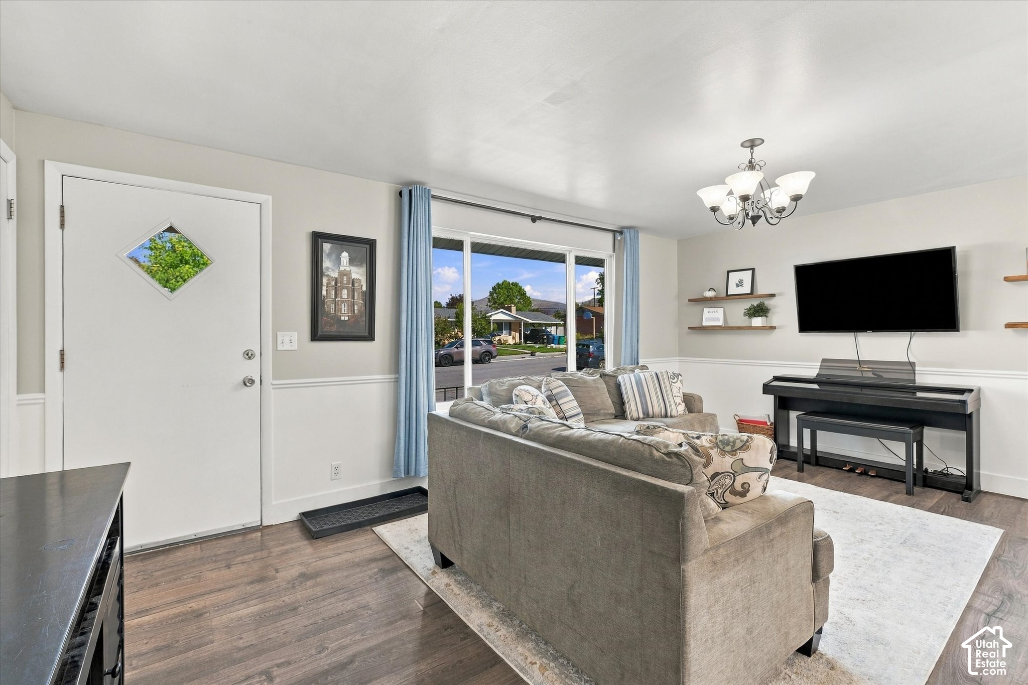 main property photo 6