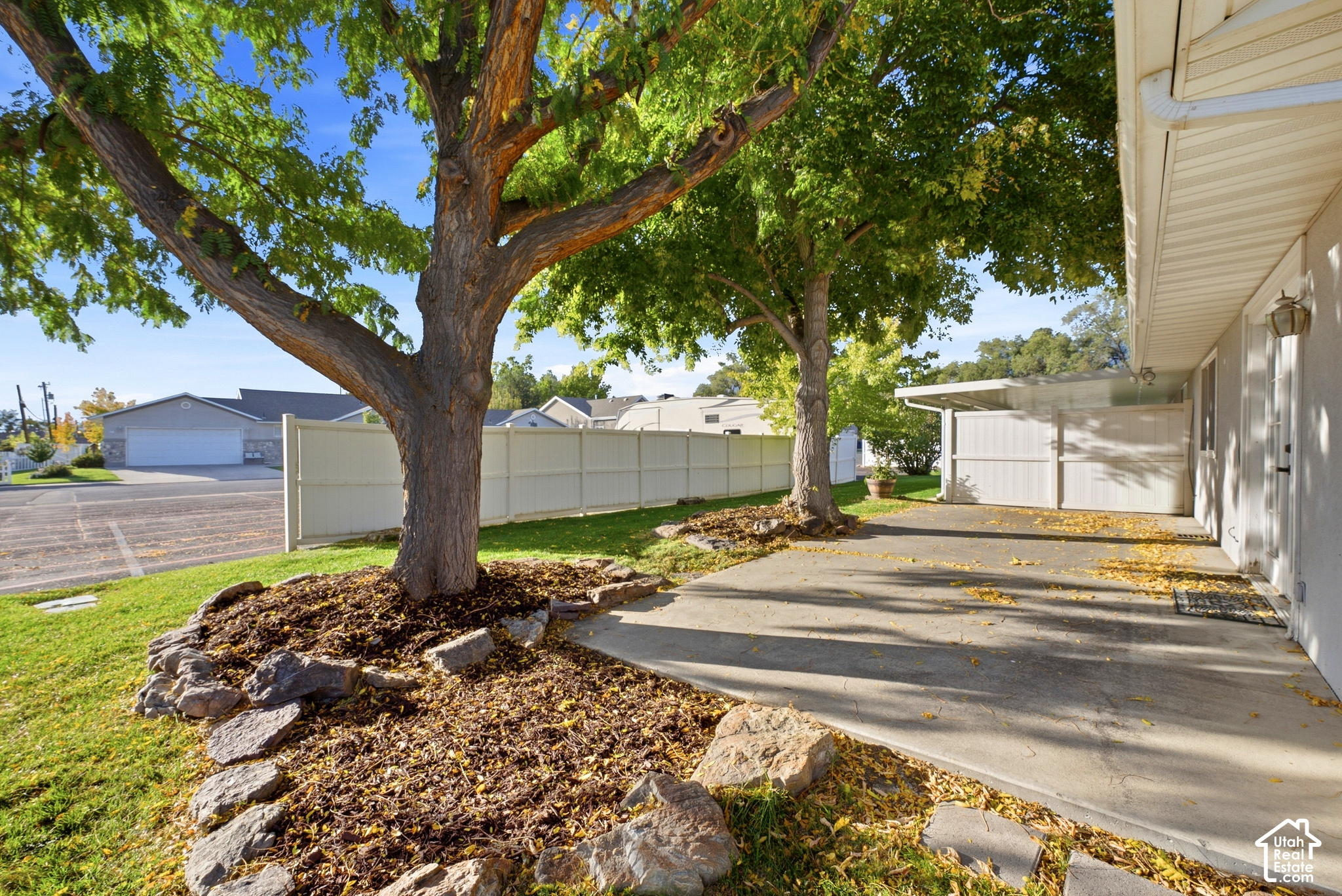 main property photo 27