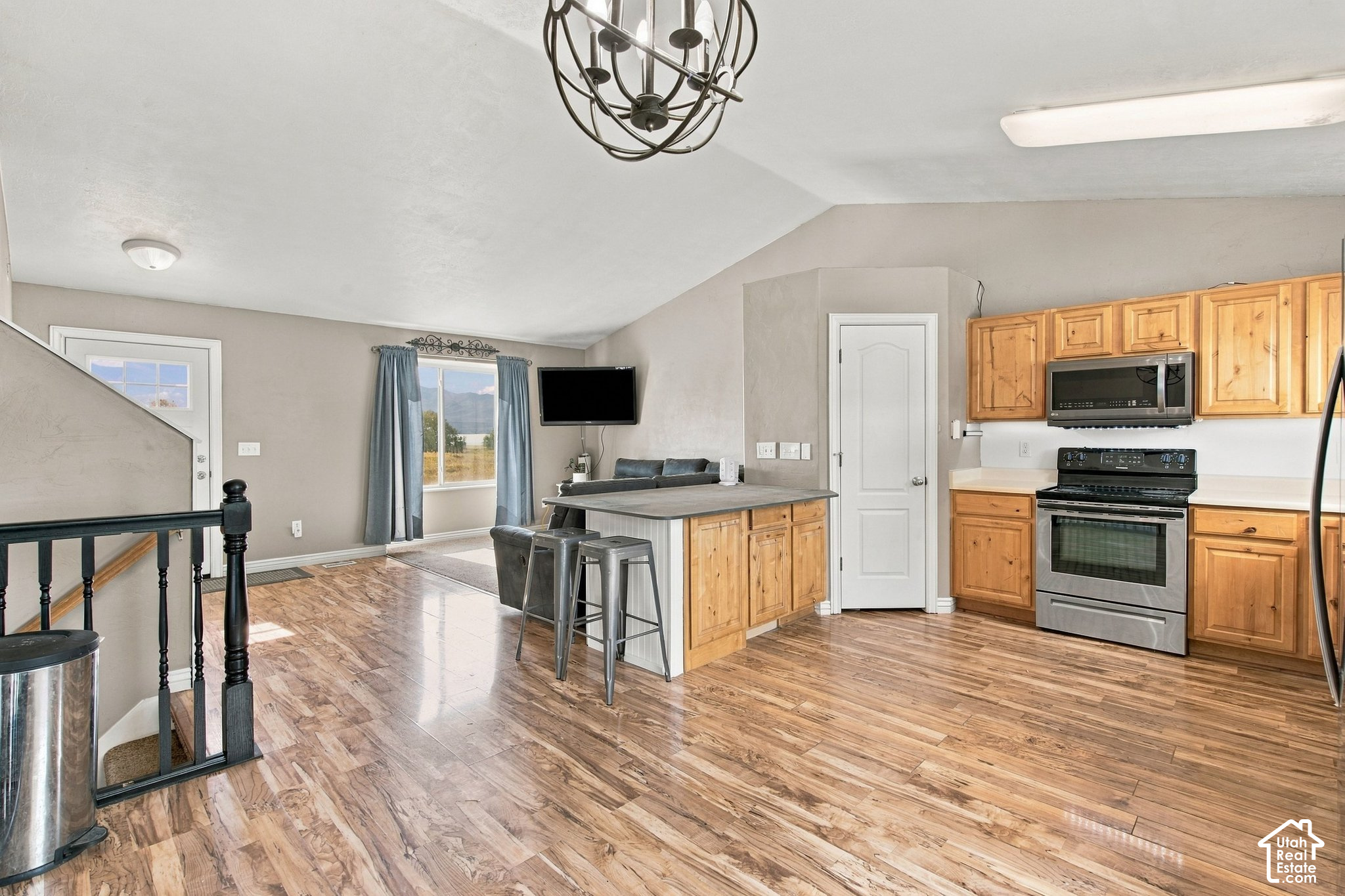 main property photo 13