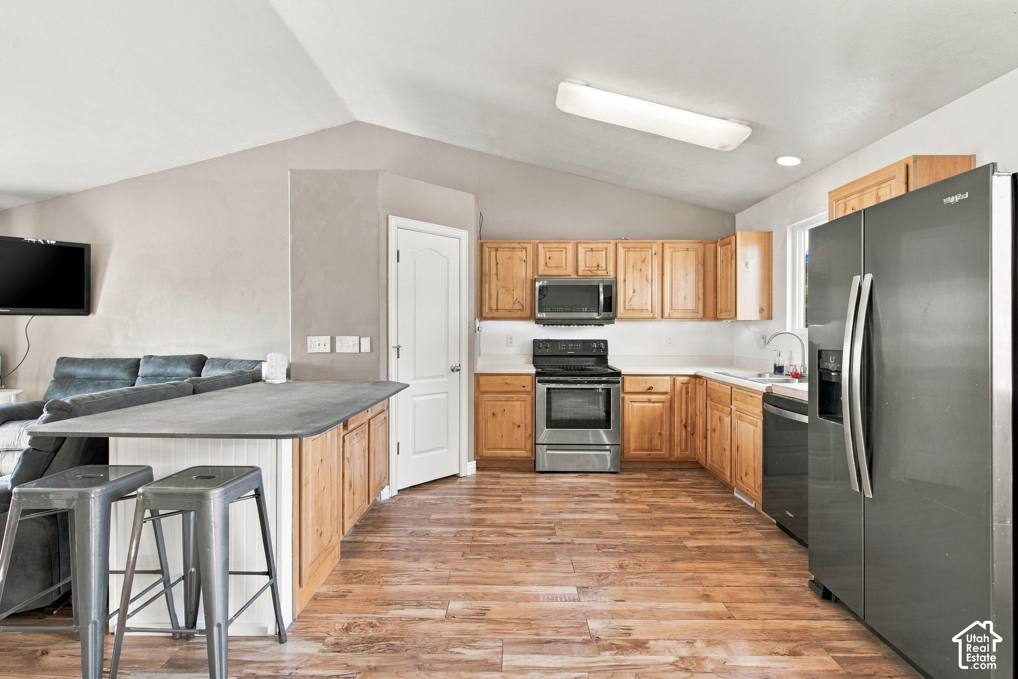 main property photo 14