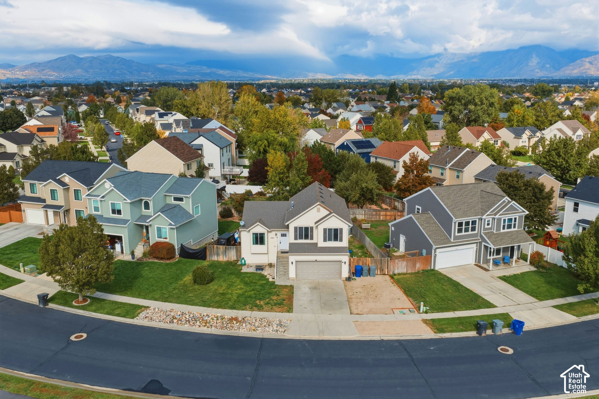 main property photo 45