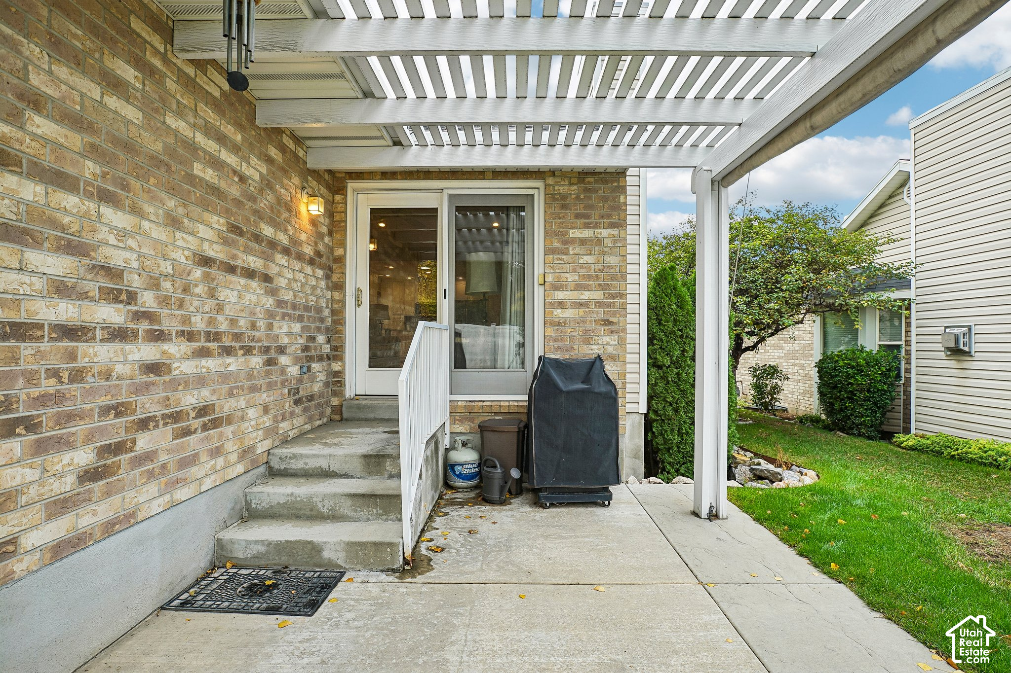 main property photo 24