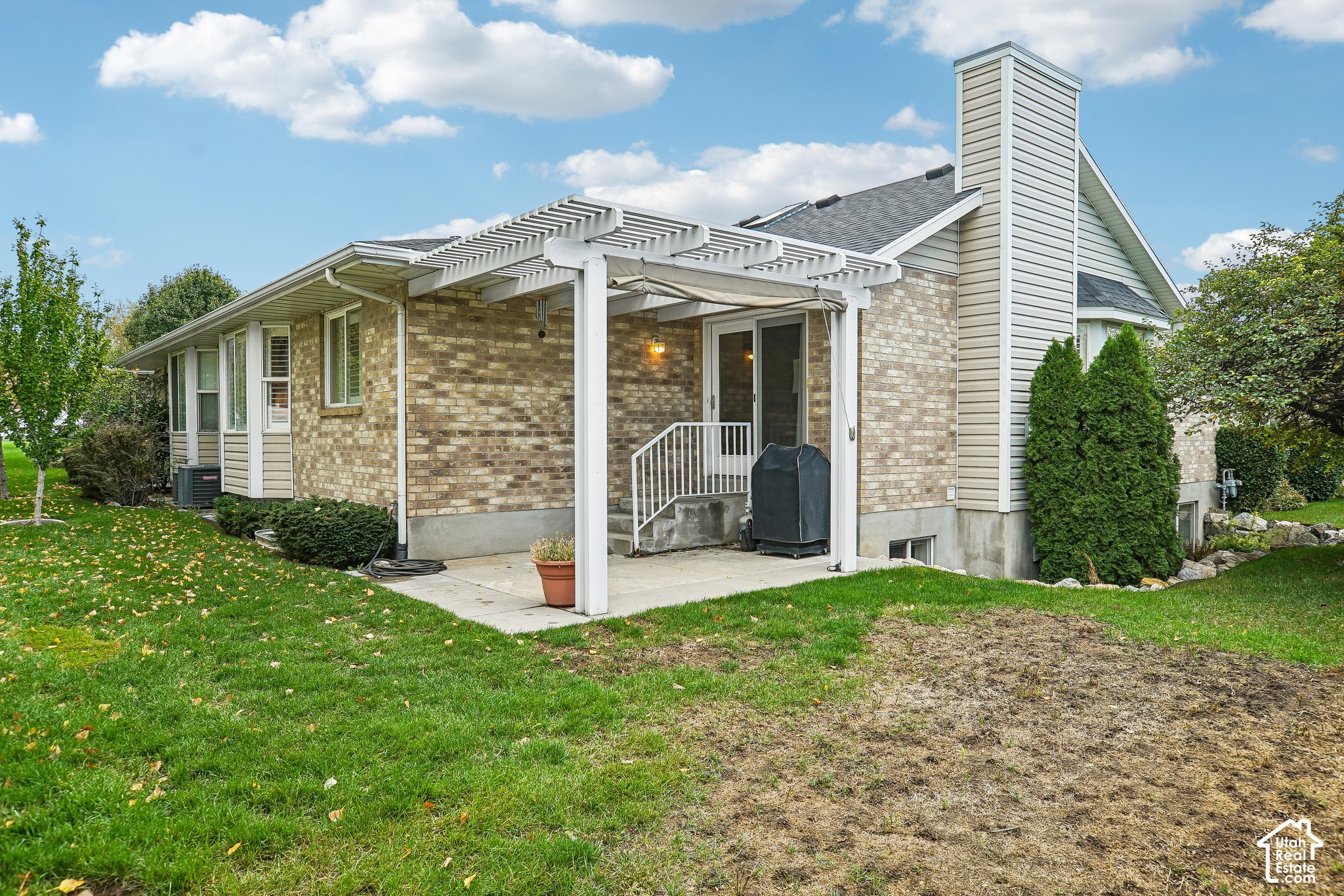 main property photo 25