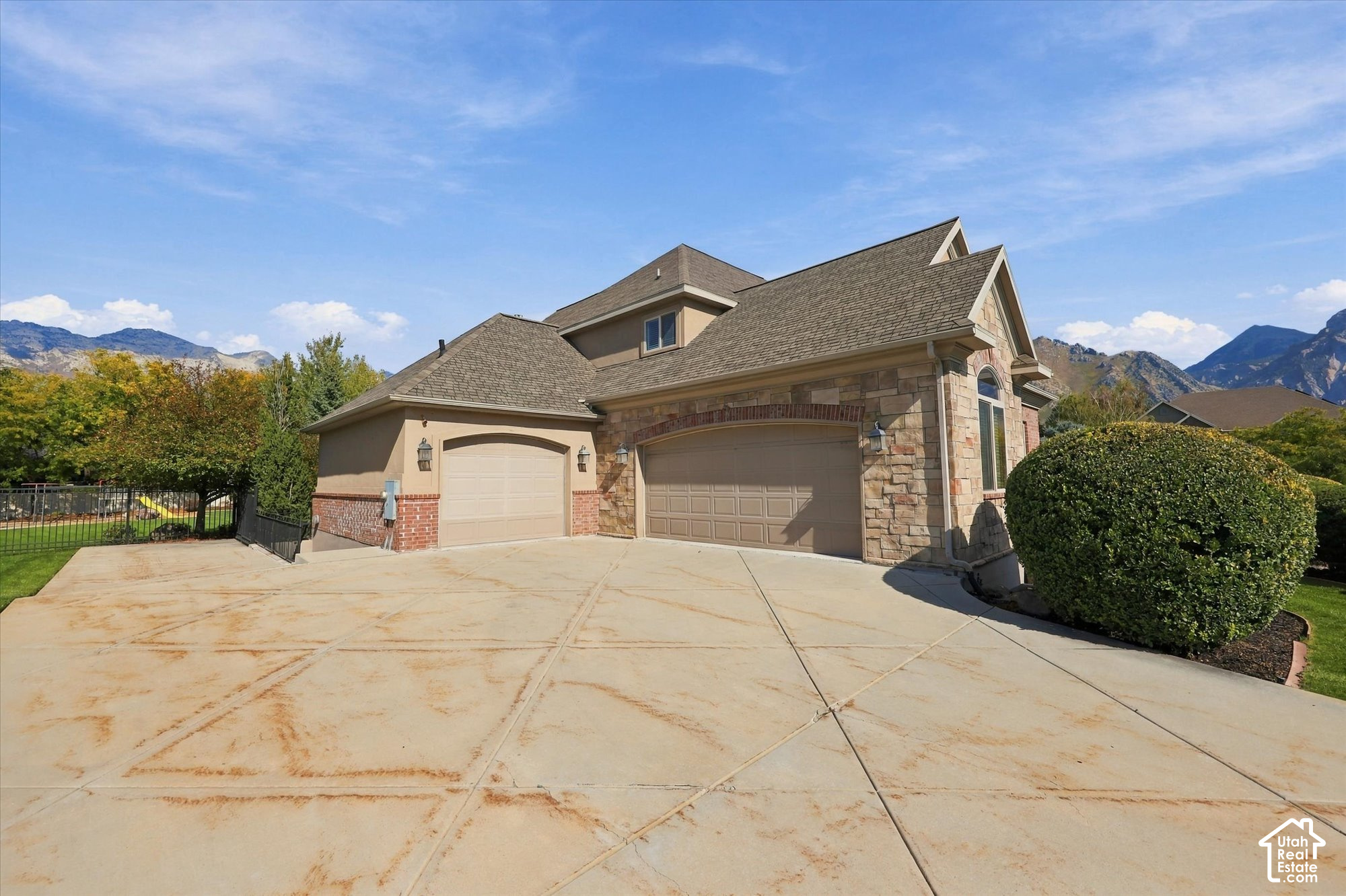 main property photo 45