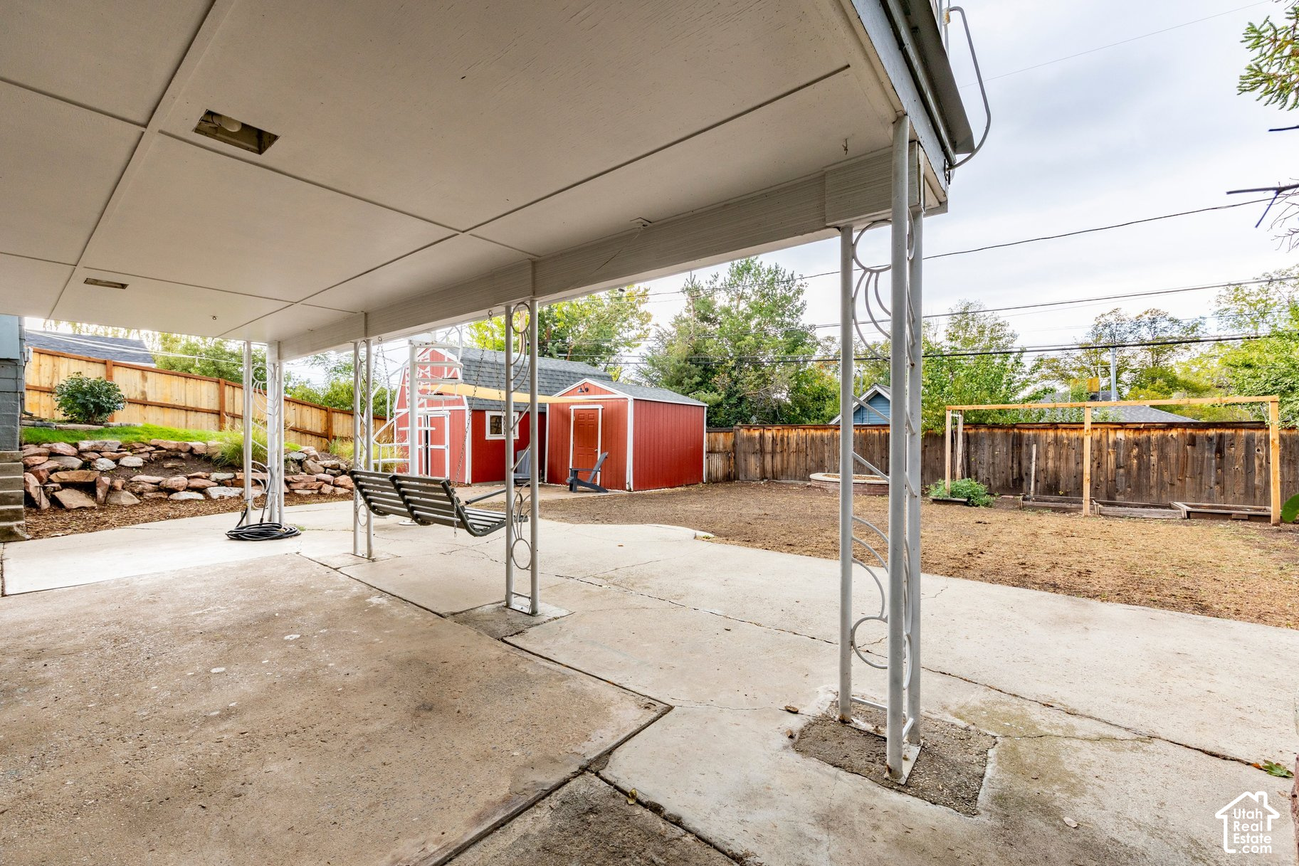 main property photo 28