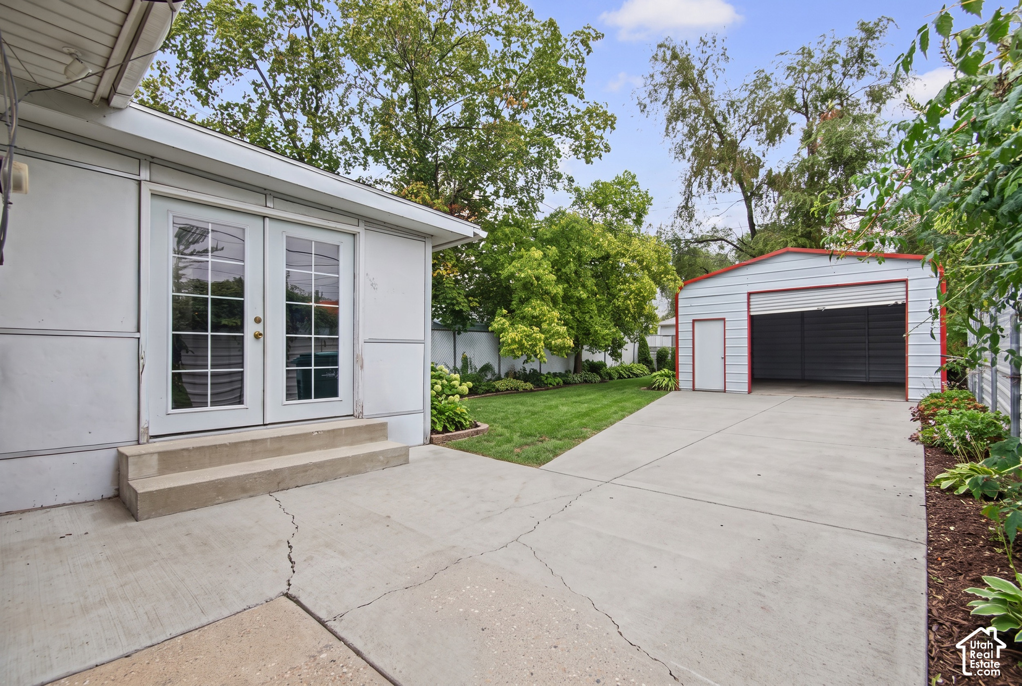 main property photo 12