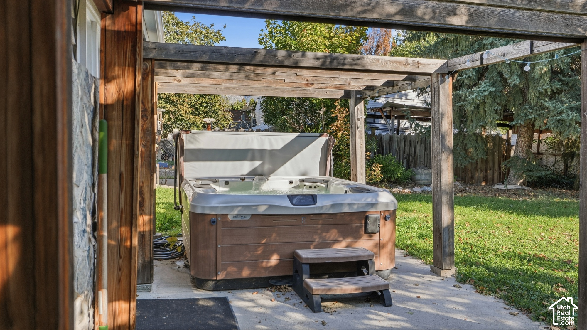 main property photo 25